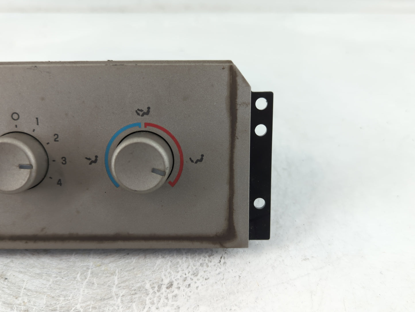 2007 Lincoln Navigator Climate Control Module Temperature AC/Heater Replacement P/N:19980 Fits OEM Used Auto Parts - Oemused