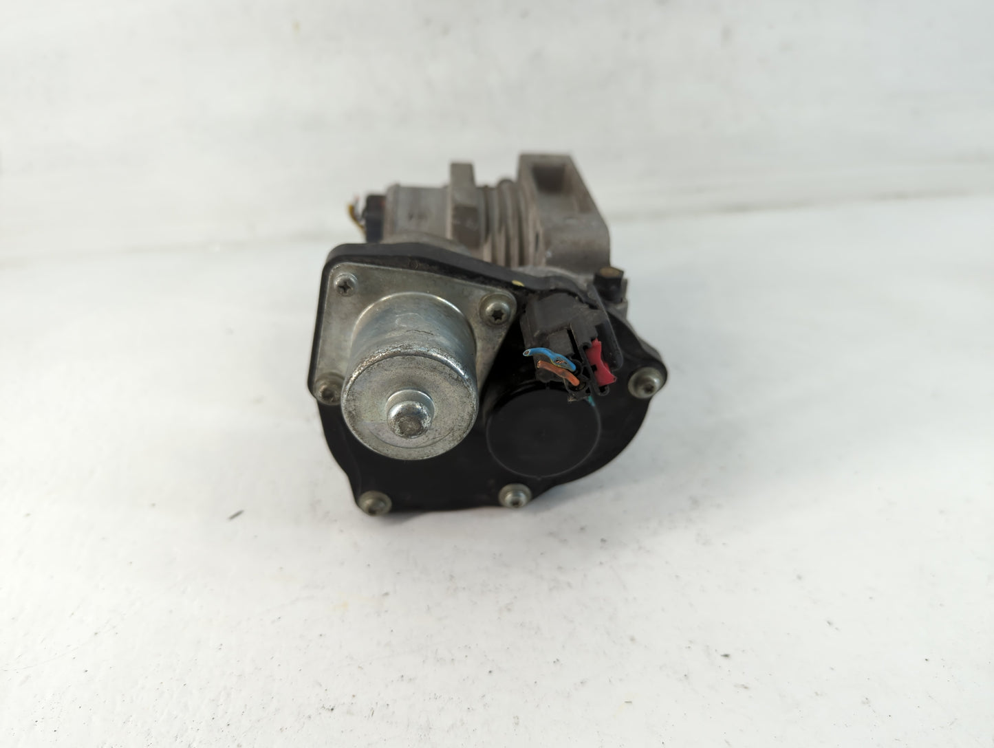 2005-2011 Lincoln Town Car Throttle Body P/N:062070056512 072606 2 Fits OEM Used Auto Parts - Oemusedautoparts1.com
