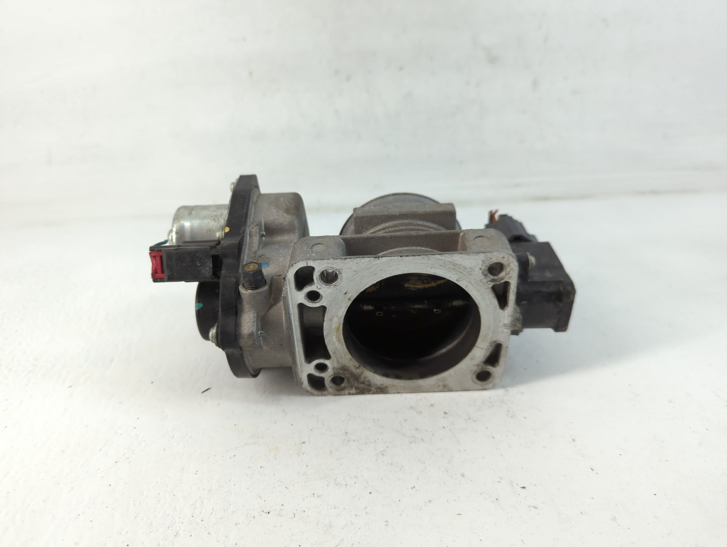 2005-2011 Lincoln Town Car Throttle Body P/N:062070056512 072606 2 Fits OEM Used Auto Parts - Oemusedautoparts1.com