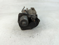 2005-2011 Lincoln Town Car Throttle Body P/N:040207 2 6R3E-AA Fits OEM Used Auto Parts - Oemusedautoparts1.com