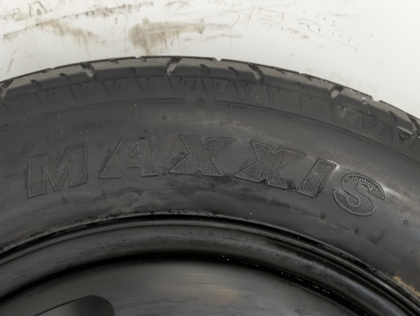 2007 Lincoln Town Car Spare Donut Tire Wheel Rim Oem - Oemusedautoparts1.com