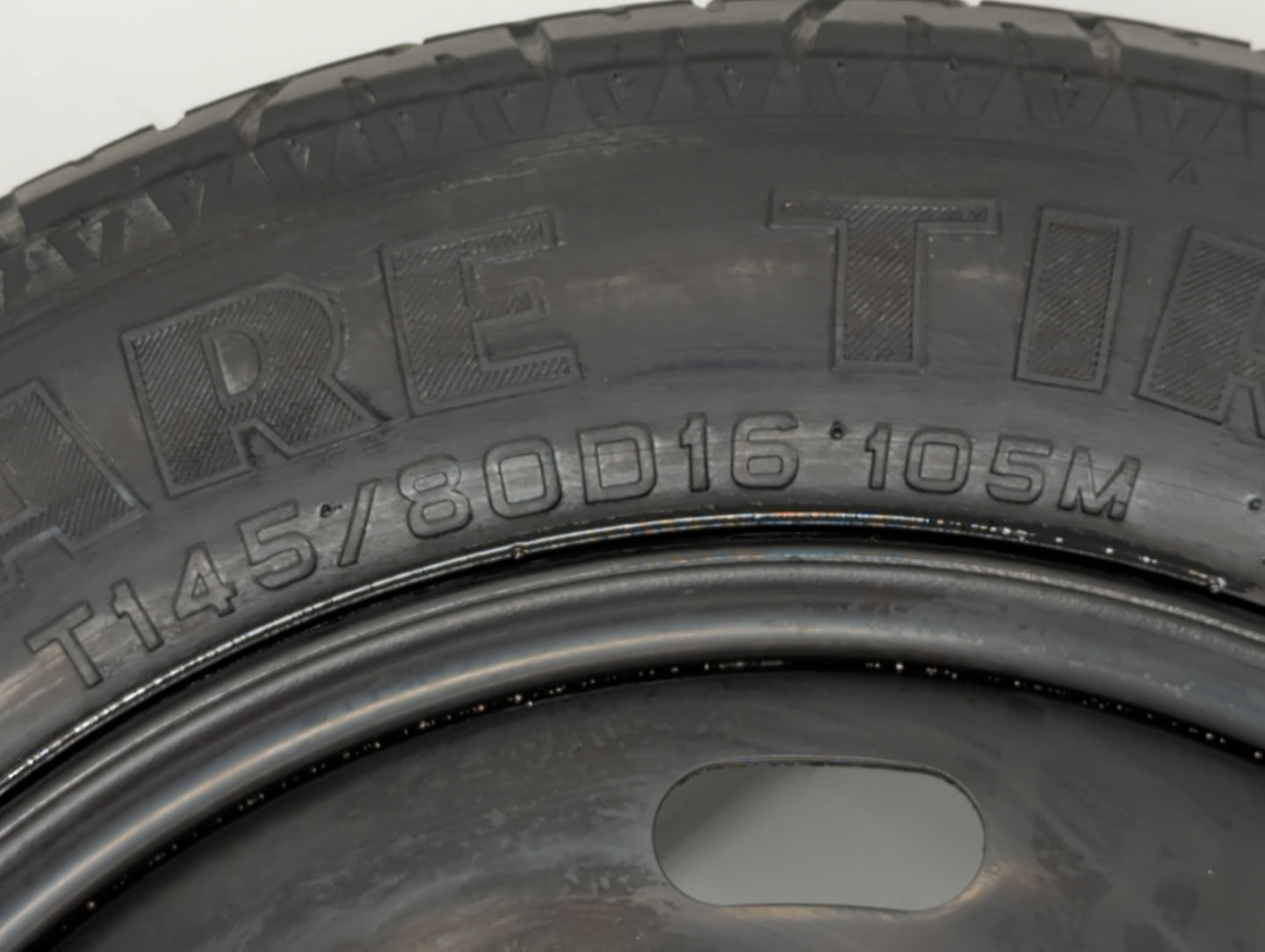 2007 Lincoln Town Car Spare Donut Tire Wheel Rim Oem - Oemusedautoparts1.com