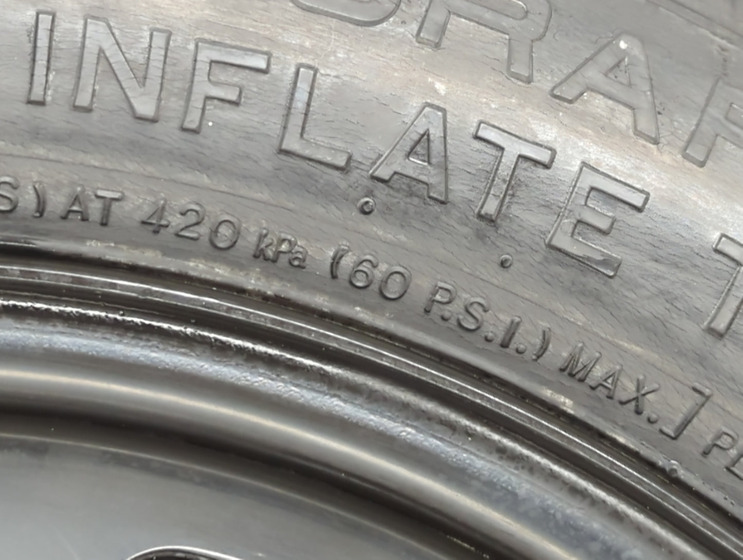 2007 Lincoln Town Car Spare Donut Tire Wheel Rim Oem - Oemusedautoparts1.com