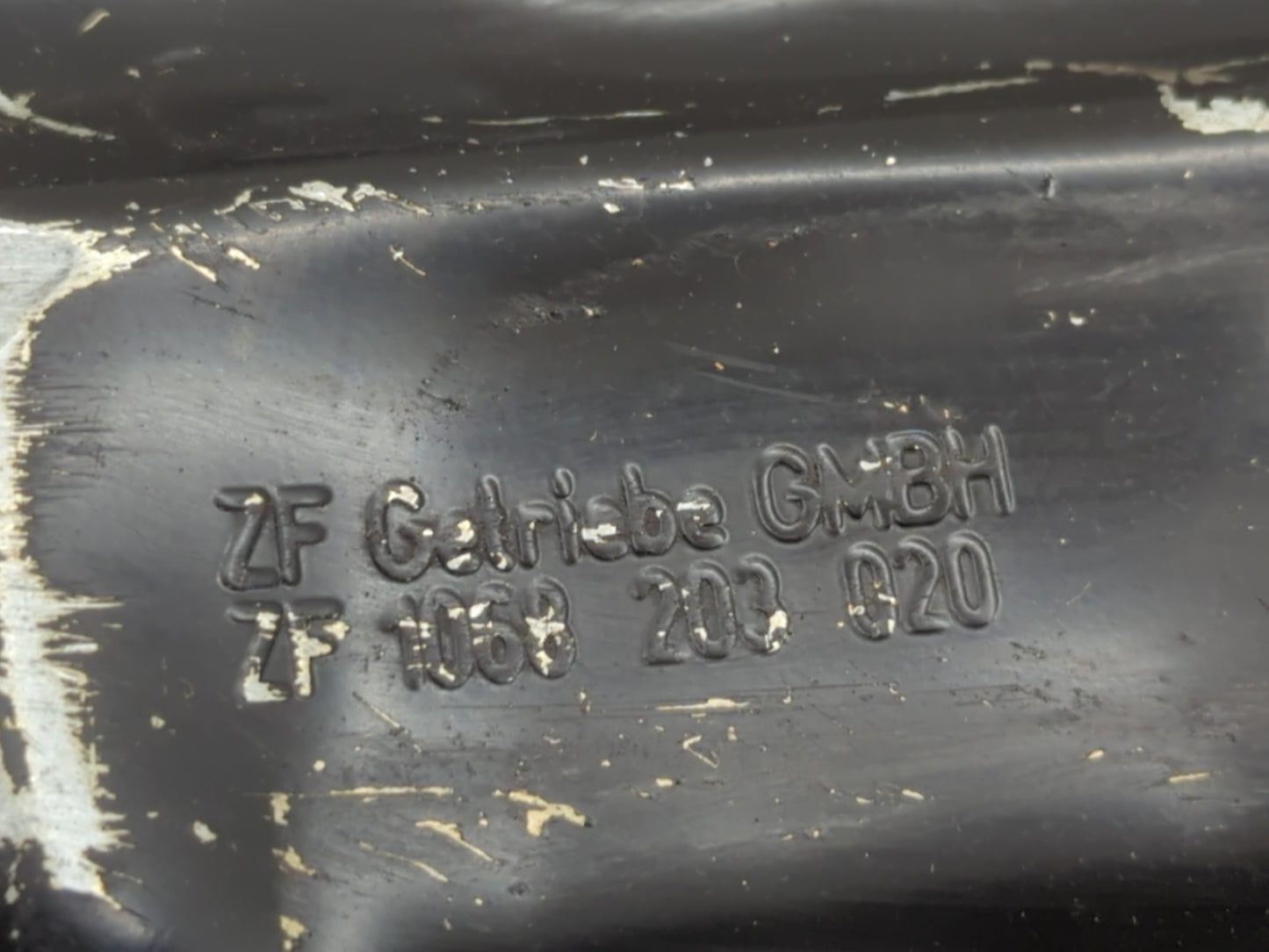 2007 Maserati Quattroporte Engine Oil Pan P/N:ZF 1068 203 020 Fits OEM Used Auto Parts - Oemusedautoparts1.com