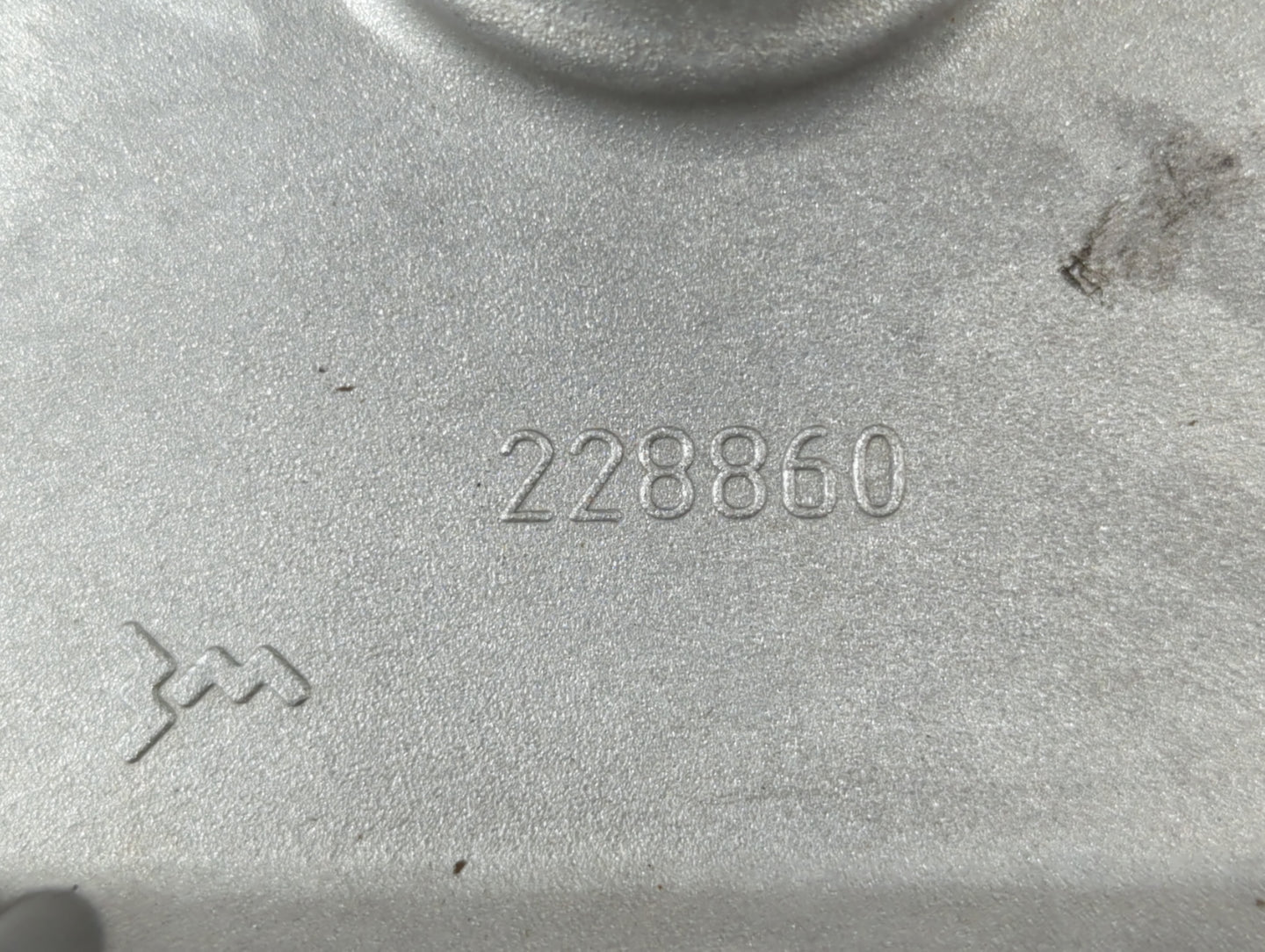 2007 Maserati Quattroporte Driver Left Cylinder Head Valve Cover P/N:228860 Fits OEM Used Auto Parts - Oemusedautoparts1.com