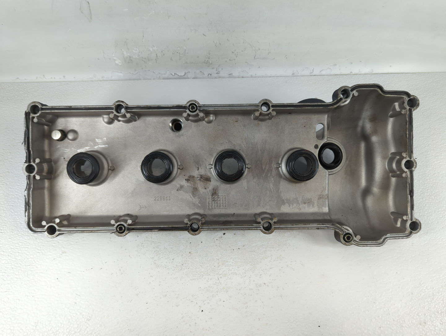 2007 Maserati Quattroporte Driver Left Cylinder Head Valve Cover P/N:228860 Fits OEM Used Auto Parts - Oemusedautoparts1.com