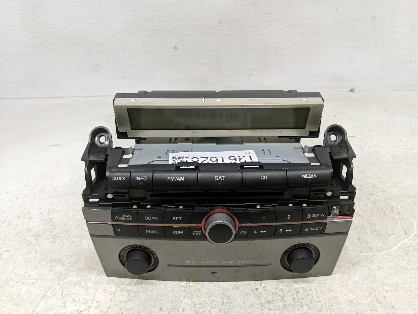 2006-2007 Mazda 3 Radio AM FM Cd Player Receiver Replacement Fits Fits 2006 2007 OEM Used Auto Parts - Oemusedautoparts1.com
