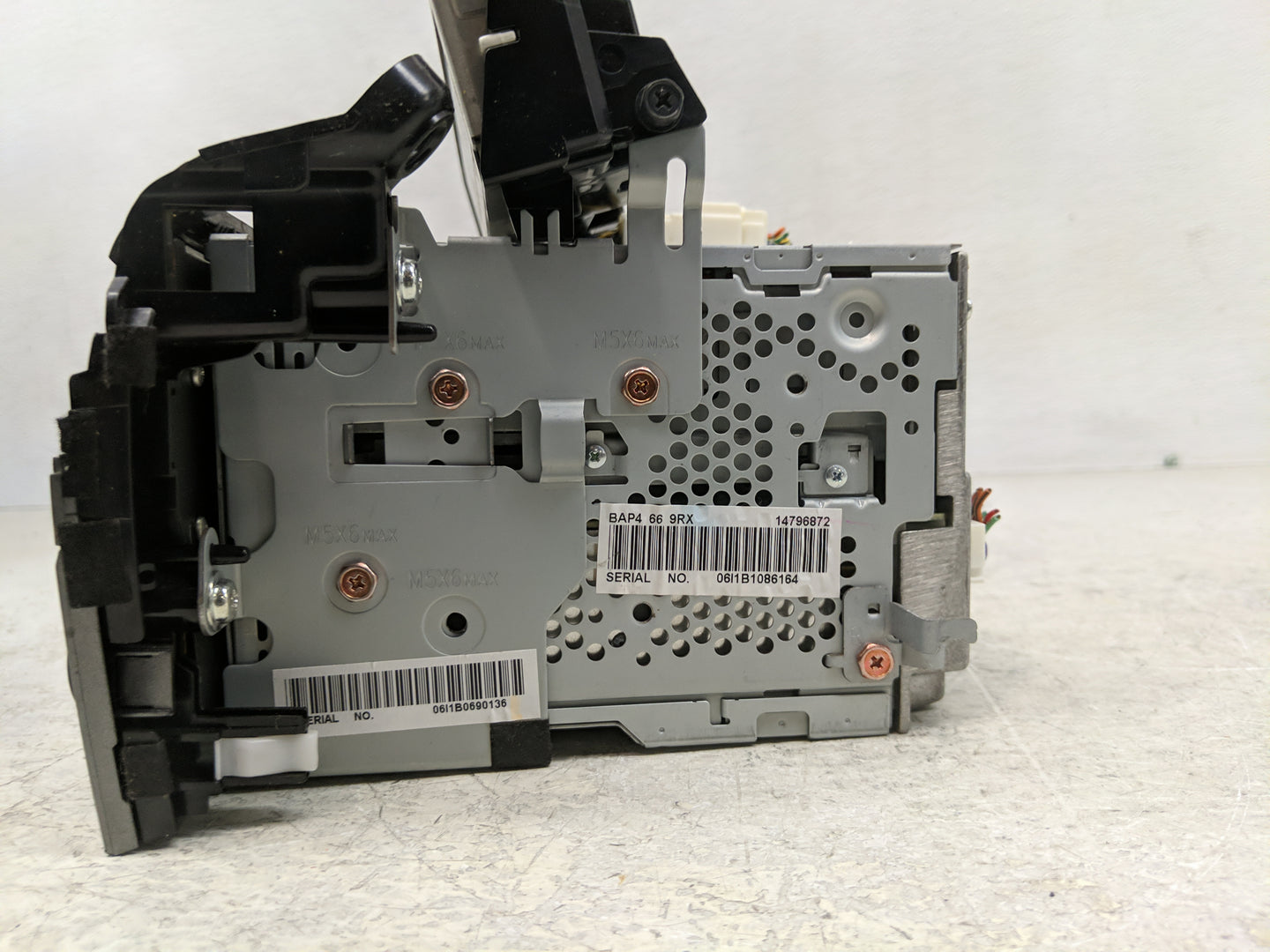 2006-2007 Mazda 3 Radio AM FM Cd Player Receiver Replacement Fits Fits 2006 2007 OEM Used Auto Parts - Oemusedautoparts1.com
