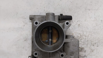 2006-2013 Mazda 3 Throttle Body P/N:6M86-9F991 L3R4 13 640, 6M8G-A Fits Fits 2006 2007 2008 2009 2010 2011 2012 2013 OEM Used Auto Parts
