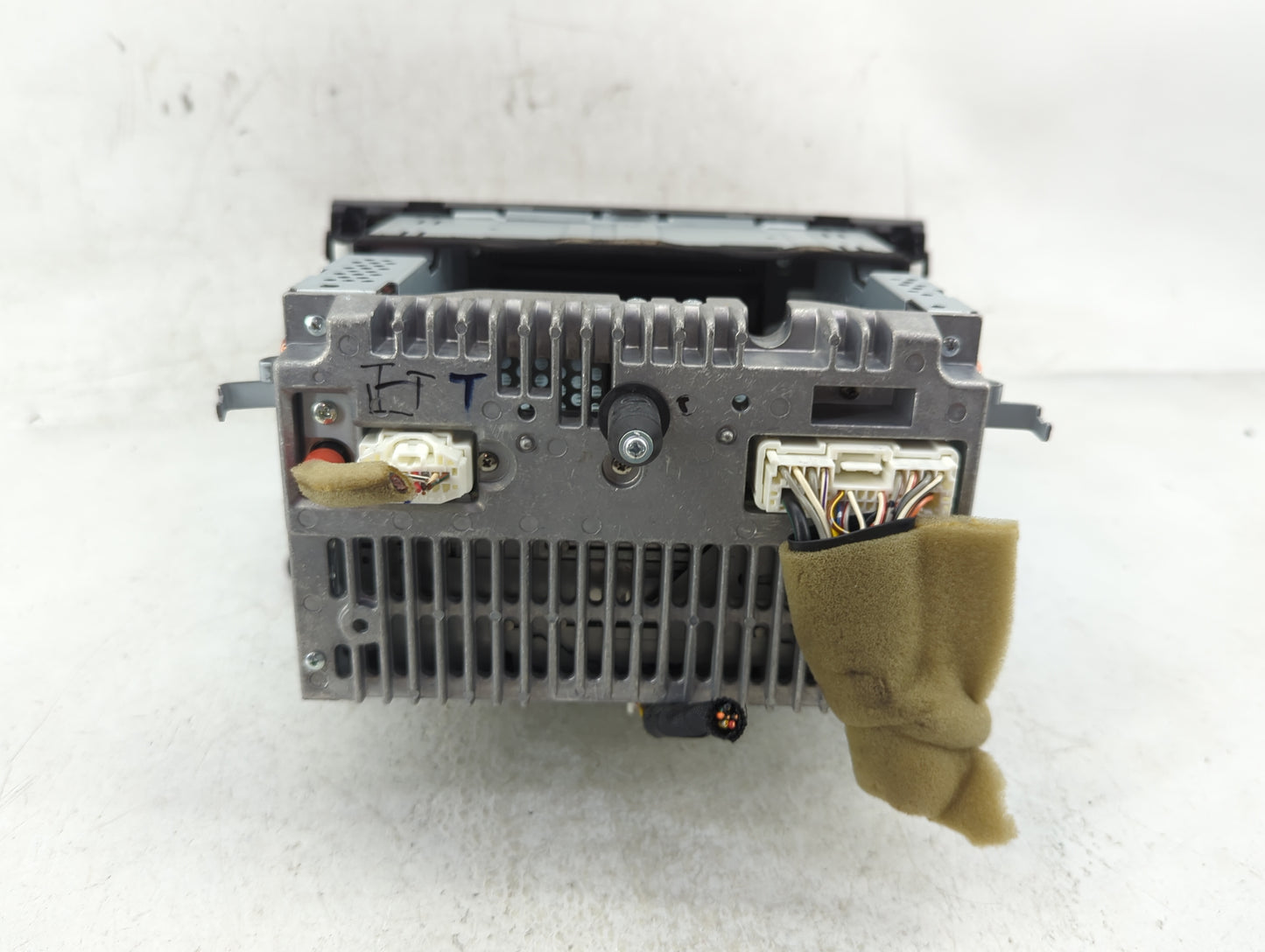 2006-2007 Mazda 3 Radio AM FM Cd Player Receiver Replacement P/N:BR9G-66-ARX Fits Fits 2006 2007 OEM Used Auto Parts - Oemus