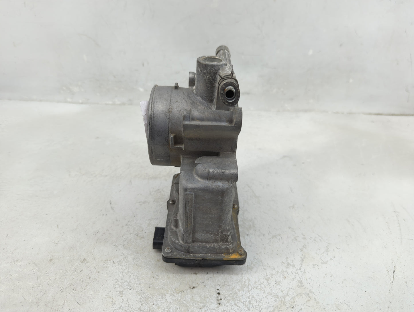 2006-2013 Mazda 3 Throttle Body P/N:L3R4 13 640 Fits Fits 2006 2007 2008 2009 2010 2011 2012 2013 OEM Used Auto Parts - Oemu