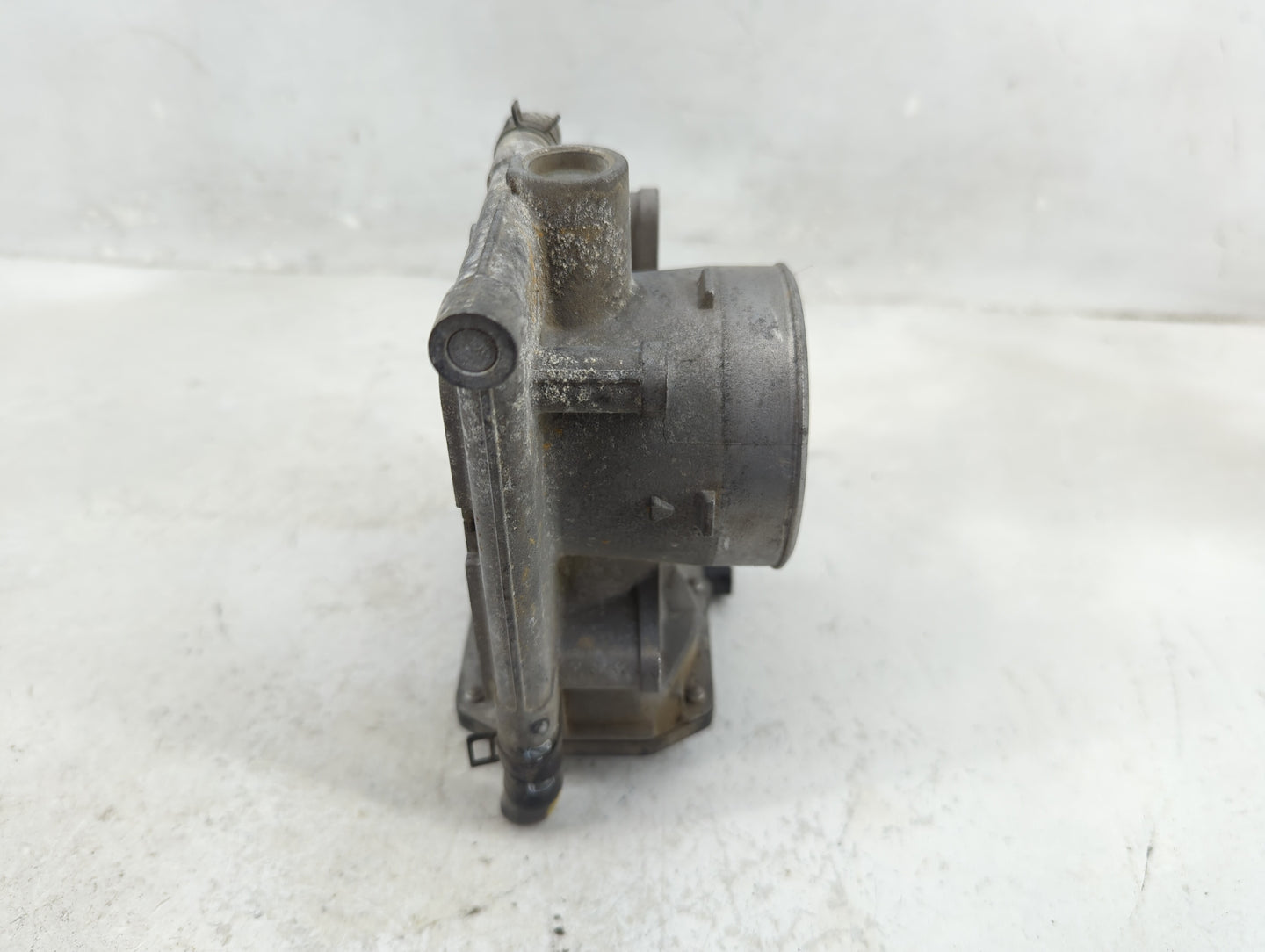 2006-2013 Mazda 3 Throttle Body P/N:L3R4 13 640 Fits Fits 2006 2007 2008 2009 2010 2011 2012 2013 OEM Used Auto Parts - Oemu