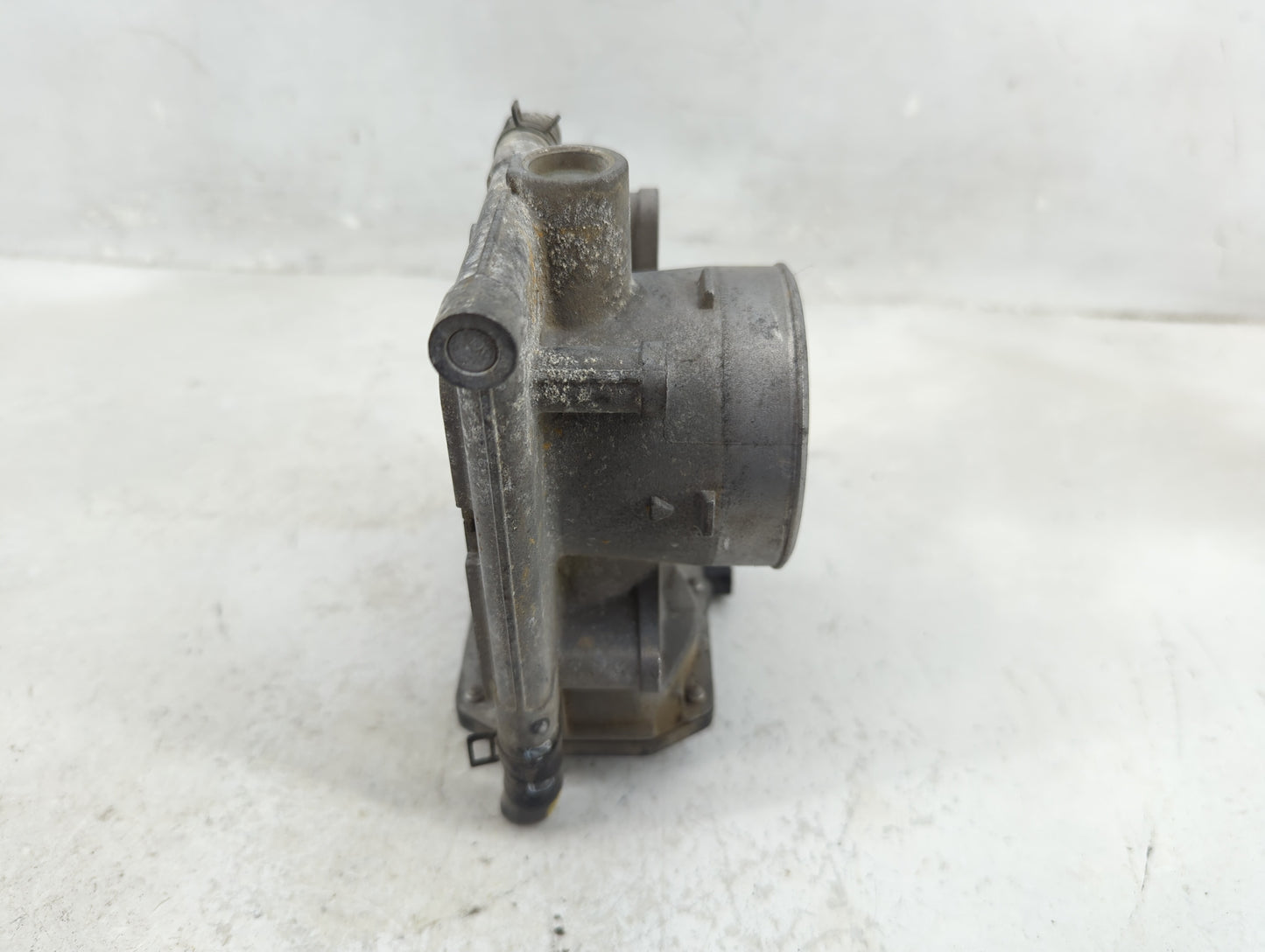 2006-2013 Mazda 3 Throttle Body P/N:L3R4 13 640 Fits Fits 2006 2007 2008 2009 2010 2011 2012 2013 OEM Used Auto Parts - Oemu