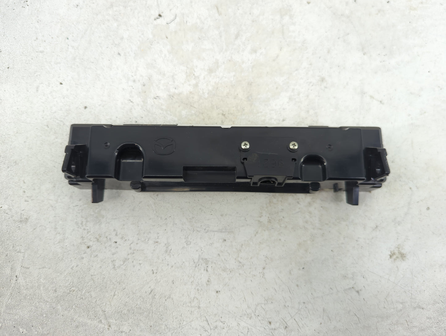 2006-2007 Mazda 3 Radio AM FM Cd Player Receiver Replacement Fits Fits 2006 2007 OEM Used Auto Parts - Oemusedautoparts1.com