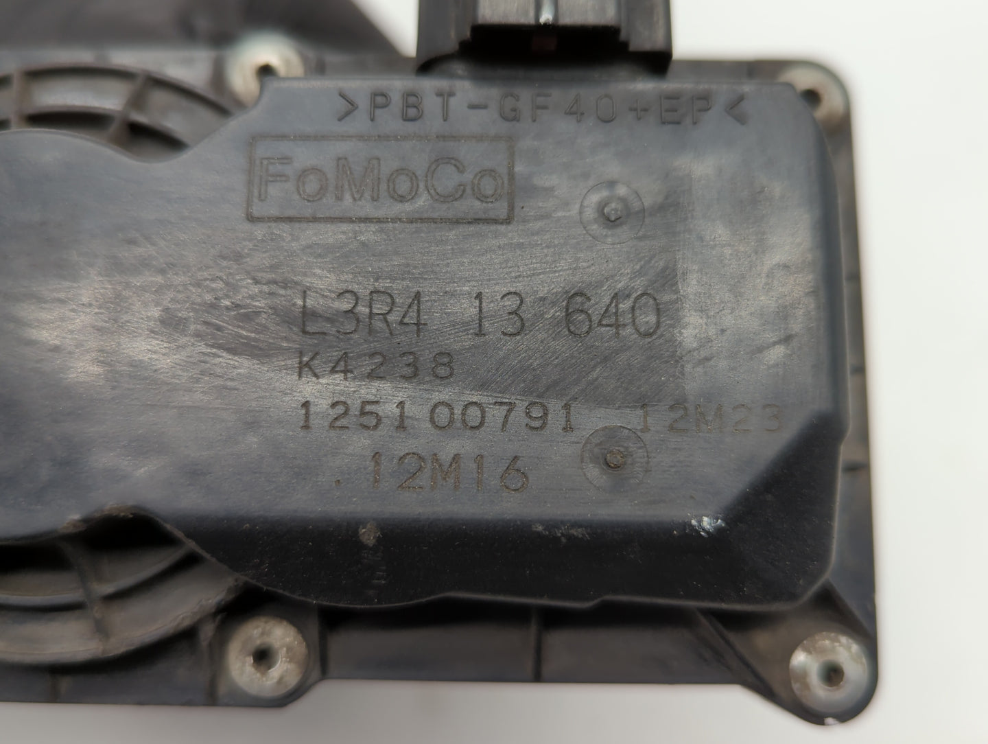 2006-2013 Mazda 3 Throttle Body P/N:L3R4 13 640 L3G2 13 640 A, P53N 13 640 Fits Fits 2006 2007 2008 2009 2010 2011 2012 2013