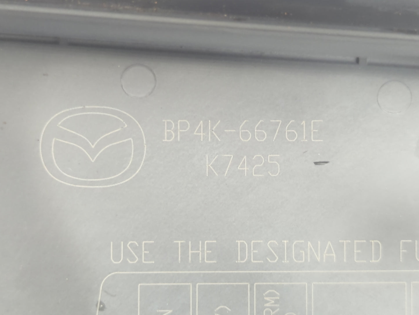 2004-2009 Mazda 3 Fusebox Fuse Box Panel Relay Module P/N:BP4K-66761E Fits Fits 2004 2005 2006 2007 2008 2009 OEM Used Auto 