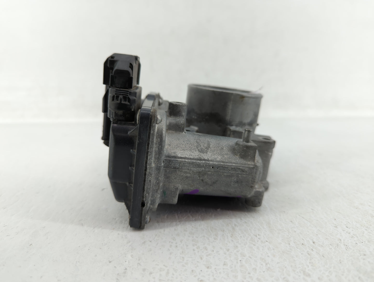 2006-2013 Mazda 3 Throttle Body P/N:L3R4 13 640 L3G2 13 640 A, P53N 13 640 Fits Fits 2006 2007 2008 2009 2010 2011 2012 2013