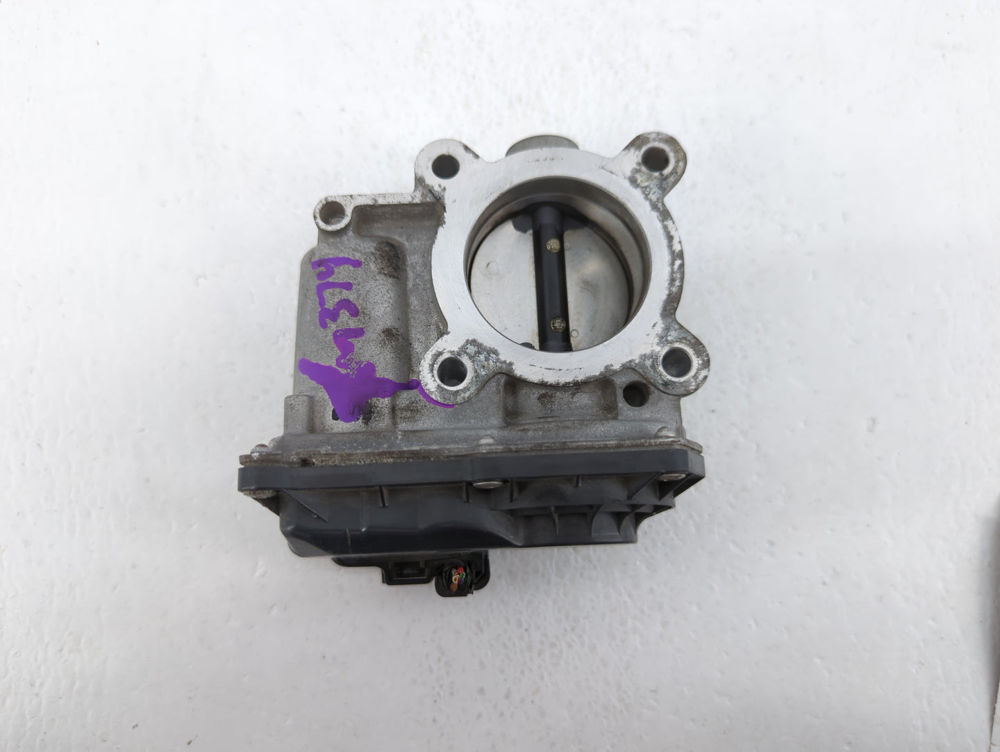 2006-2013 Mazda 3 Throttle Body P/N:L3R4 13 640 L3G2 13 640 A, P53N 13 640 Fits Fits 2006 2007 2008 2009 2010 2011 2012 2013