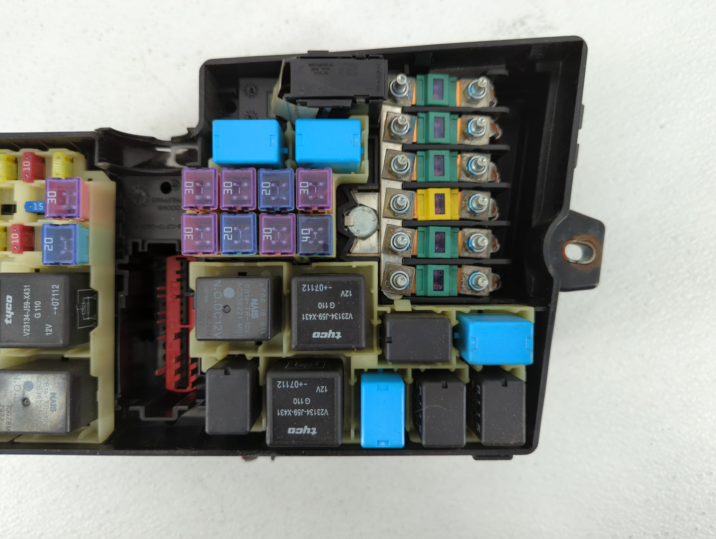 2004-2009 Mazda 3 Fusebox Fuse Box Panel Relay Module P/N:BP4K-66765 Fits Fits 2004 2005 2006 2007 2008 2009 OEM Used Auto P