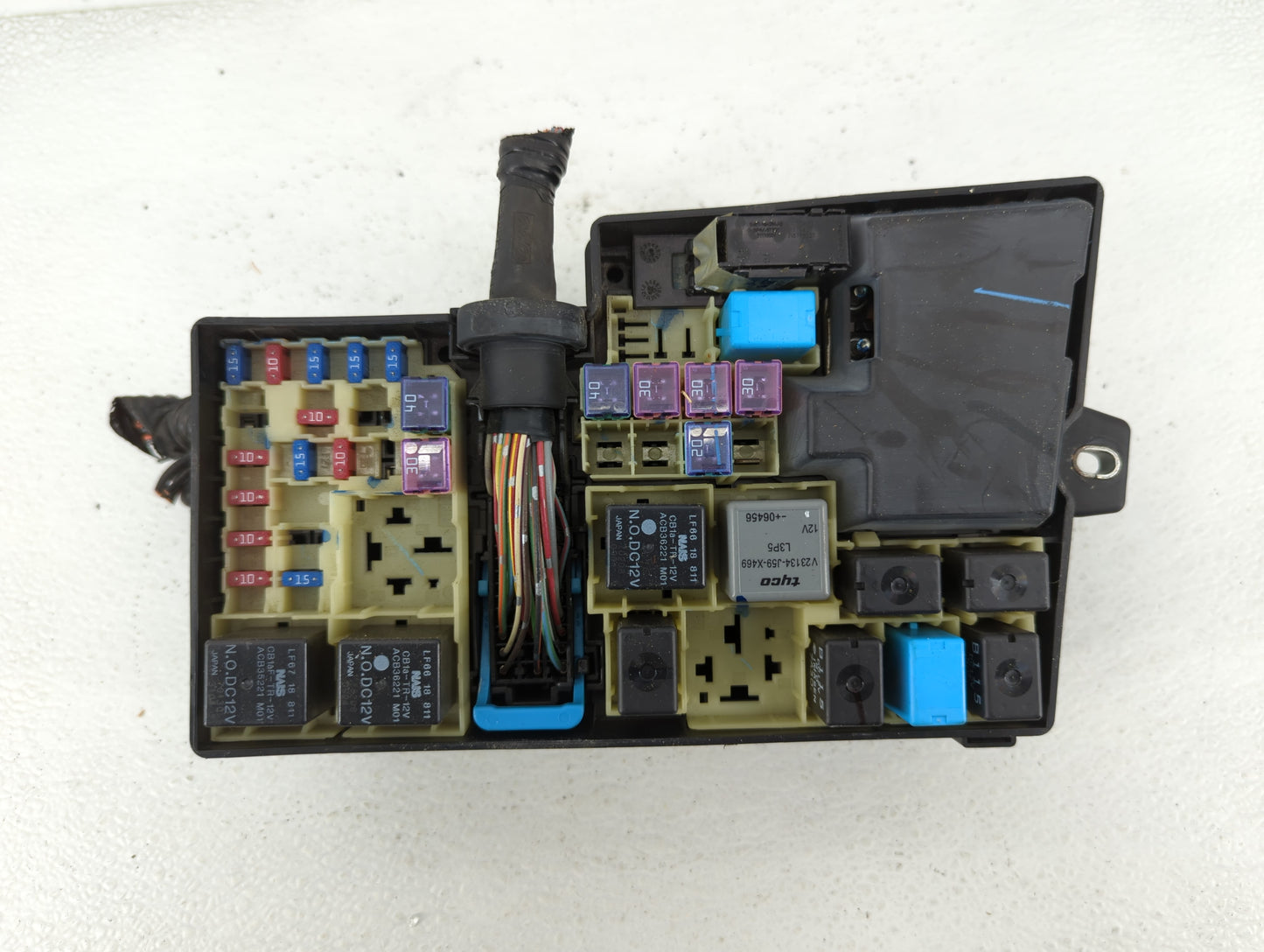 2004-2009 Mazda 3 Fusebox Fuse Box Panel Relay Module P/N:518818109 3M5T-14A142-AB Fits Fits 2004 2005 2006 2007 2008 2009 O