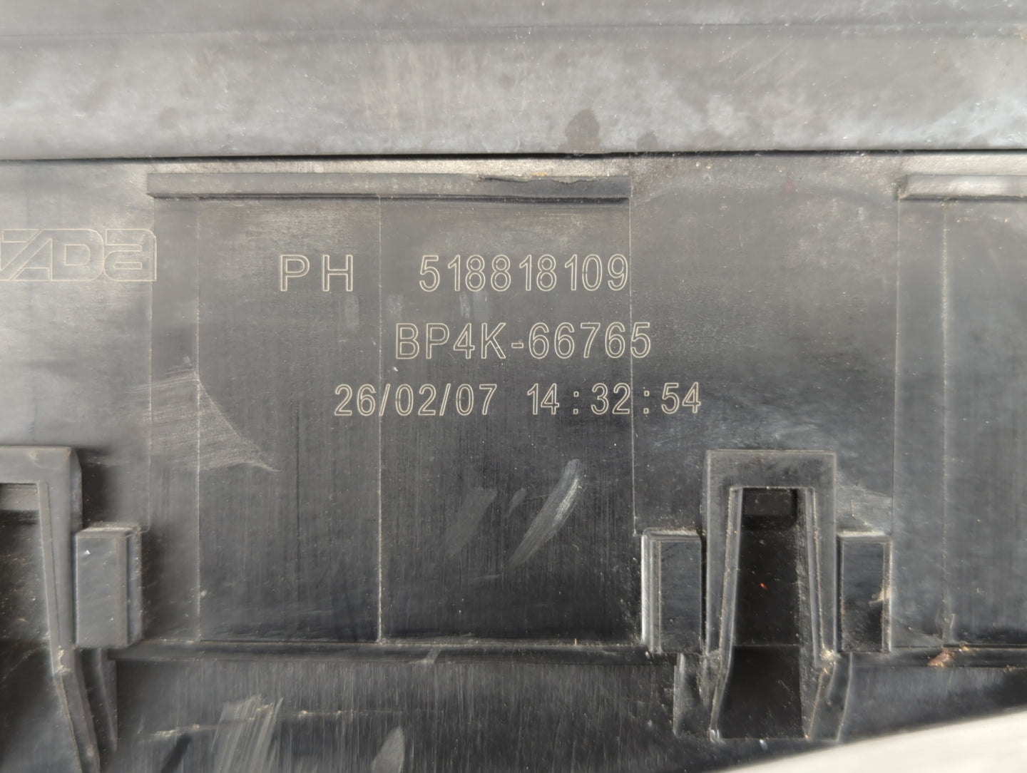 2004-2009 Mazda 3 Fusebox Fuse Box Panel Relay Module P/N:518818109 3M5T-14A142-AB Fits Fits 2004 2005 2006 2007 2008 2009 O