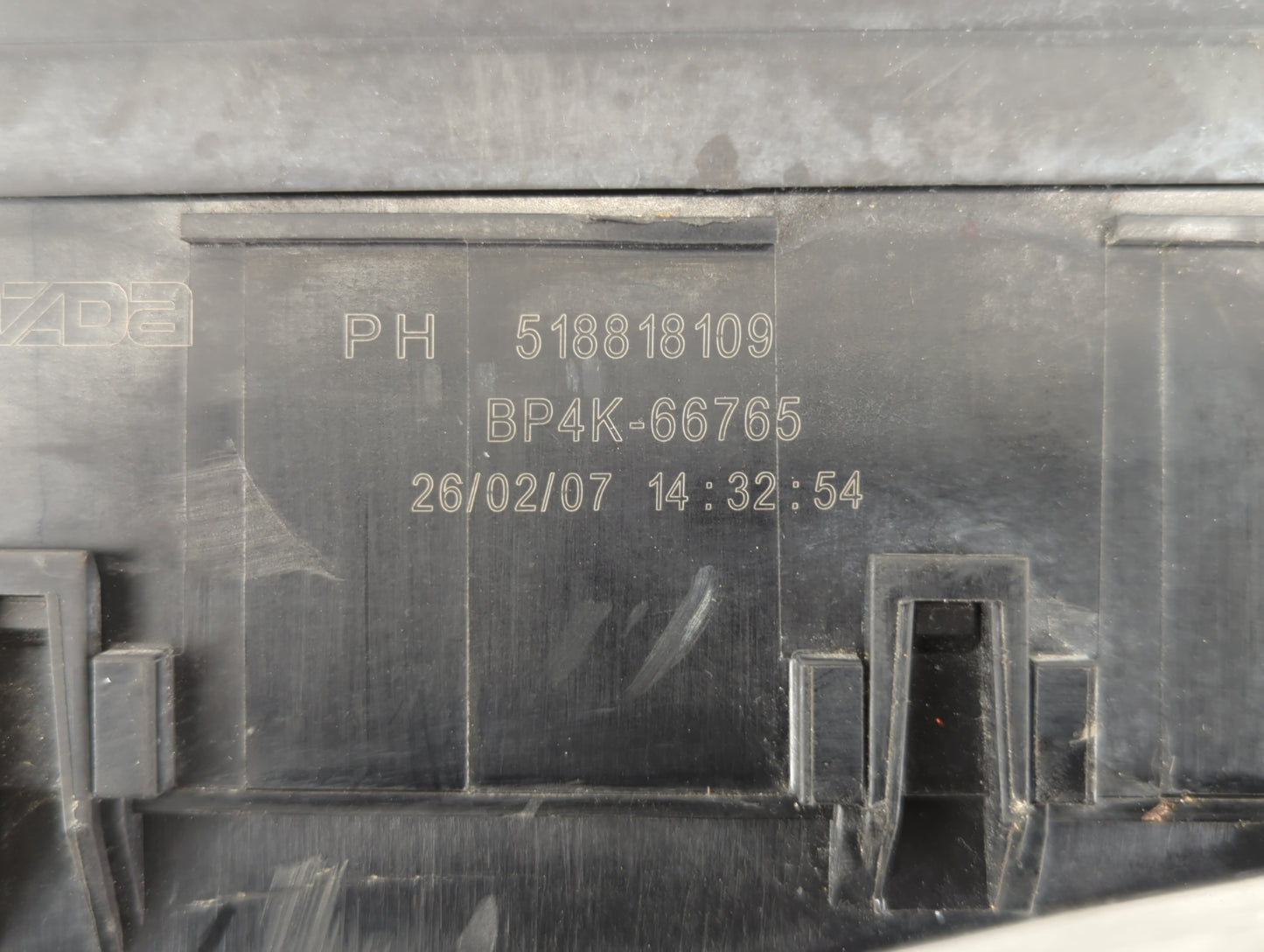 2004-2009 Mazda 3 Fusebox Fuse Box Panel Relay Module P/N:518818109 3M5T-14A142-AB Fits Fits 2004 2005 2006 2007 2008 2009 O