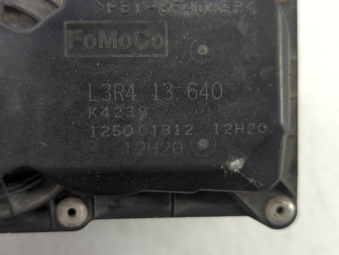 2007-2013 Mazda 3 Throttle Body P/N:L3R4 13 640 125001812 Fits Fits 2007 2008 2009 2010 2011 2012 2013 OEM Used Auto Parts -