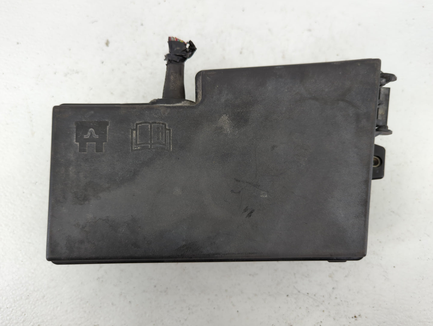 2004-2009 Mazda 3 Fusebox Fuse Box Panel Relay Module P/N:518818109 Fits Fits 2004 2005 2006 2007 2008 2009 OEM Used Auto Pa