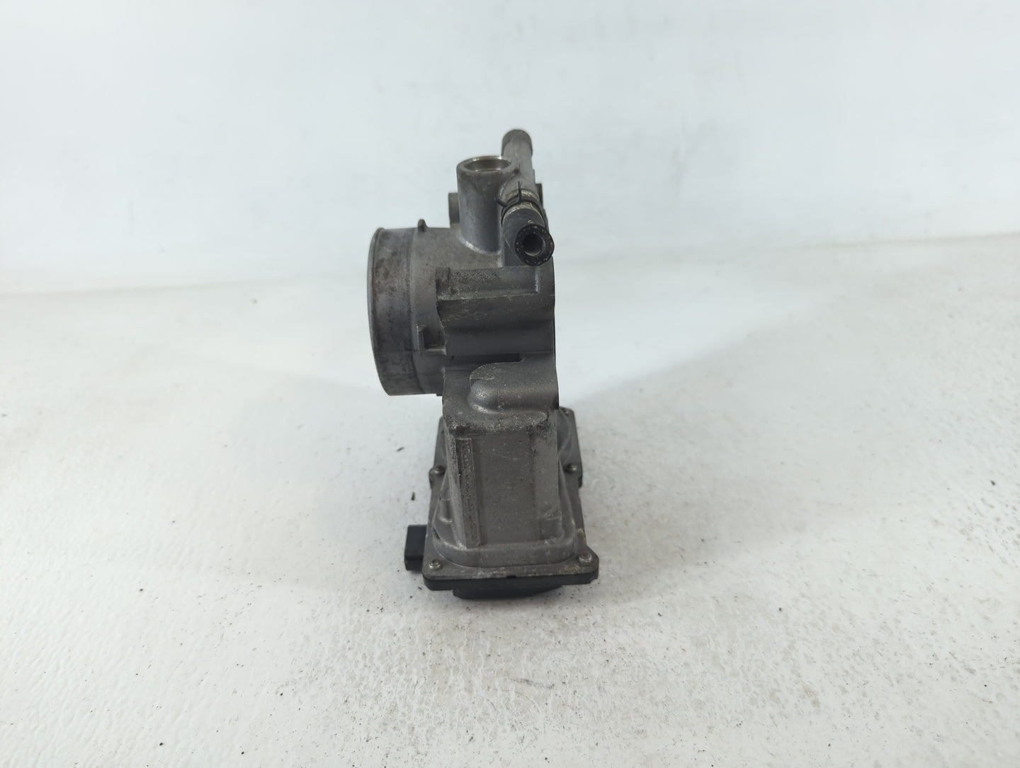 2006-2013 Mazda 3 Throttle Body P/N:125000858 L3R4 13 640 Fits Fits 2006 2007 2008 2009 2010 2011 2012 2013 OEM Used Auto Pa