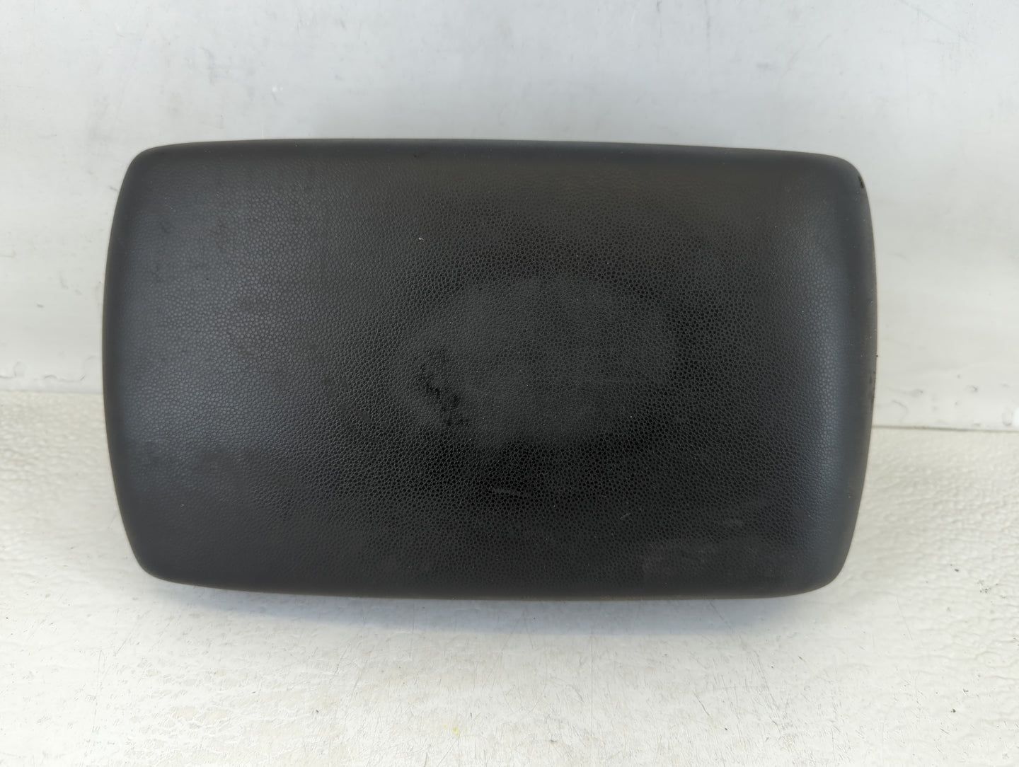 2007 Mazda 3 Center Console Armrest Cover Lid Black 677980 - Oemusedautoparts1.com