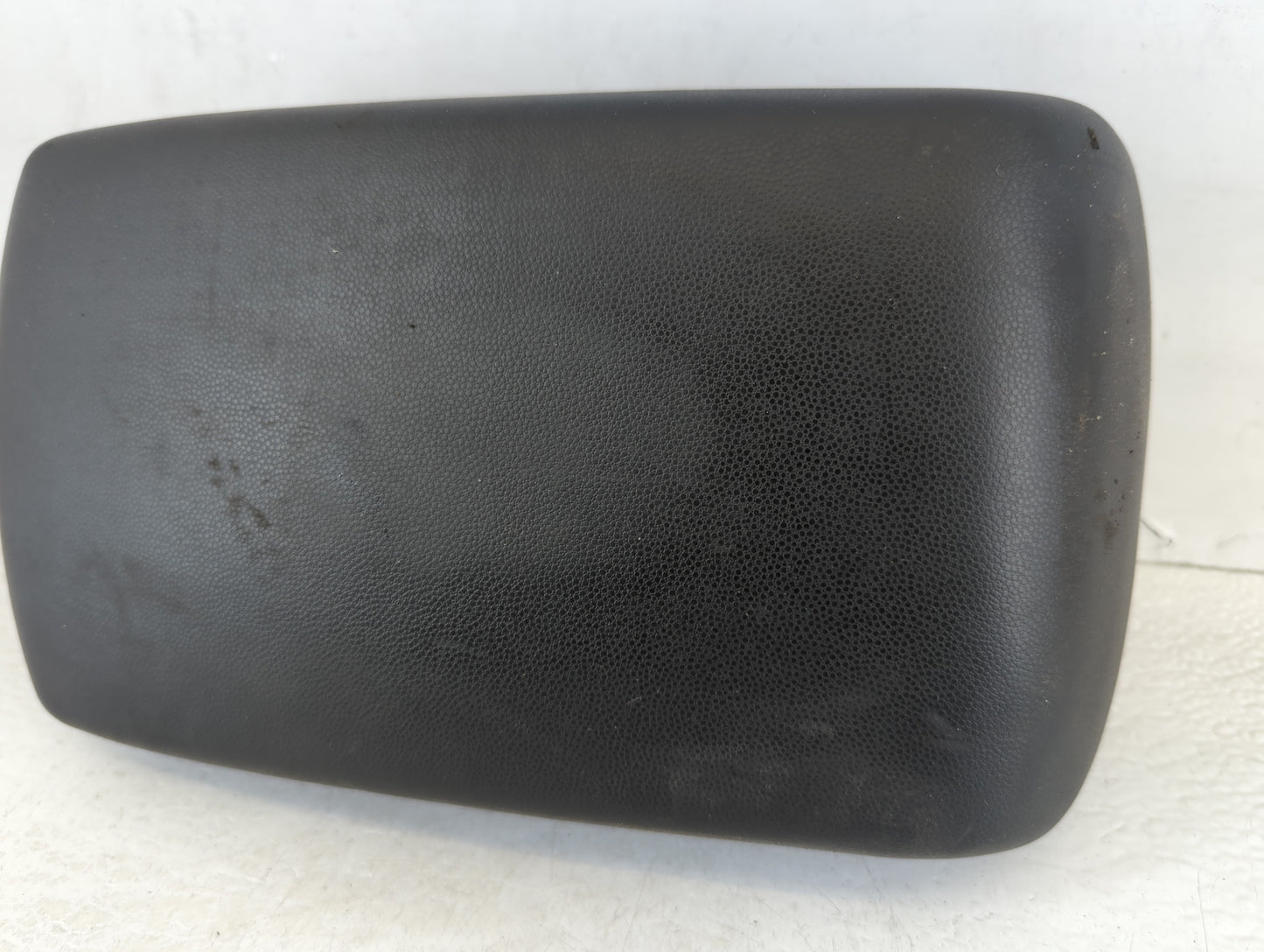 2007 Mazda 3 Center Console Armrest Cover Lid Black 677980 - Oemusedautoparts1.com