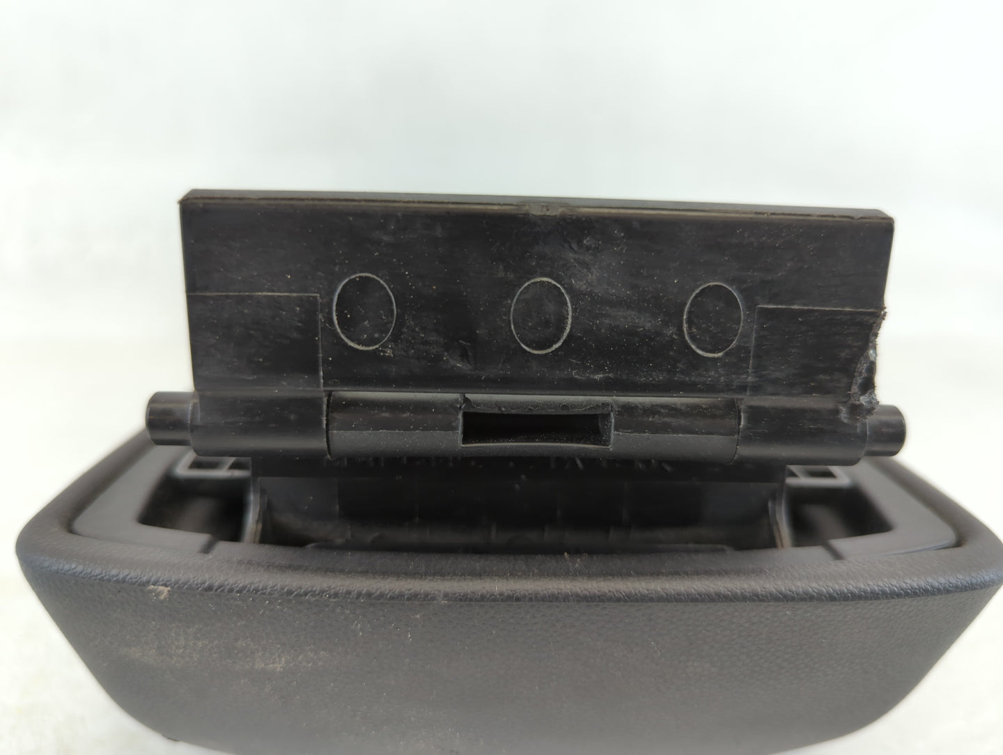 2007 Mazda 3 Center Console Armrest Cover Lid Black 677980 - Oemusedautoparts1.com