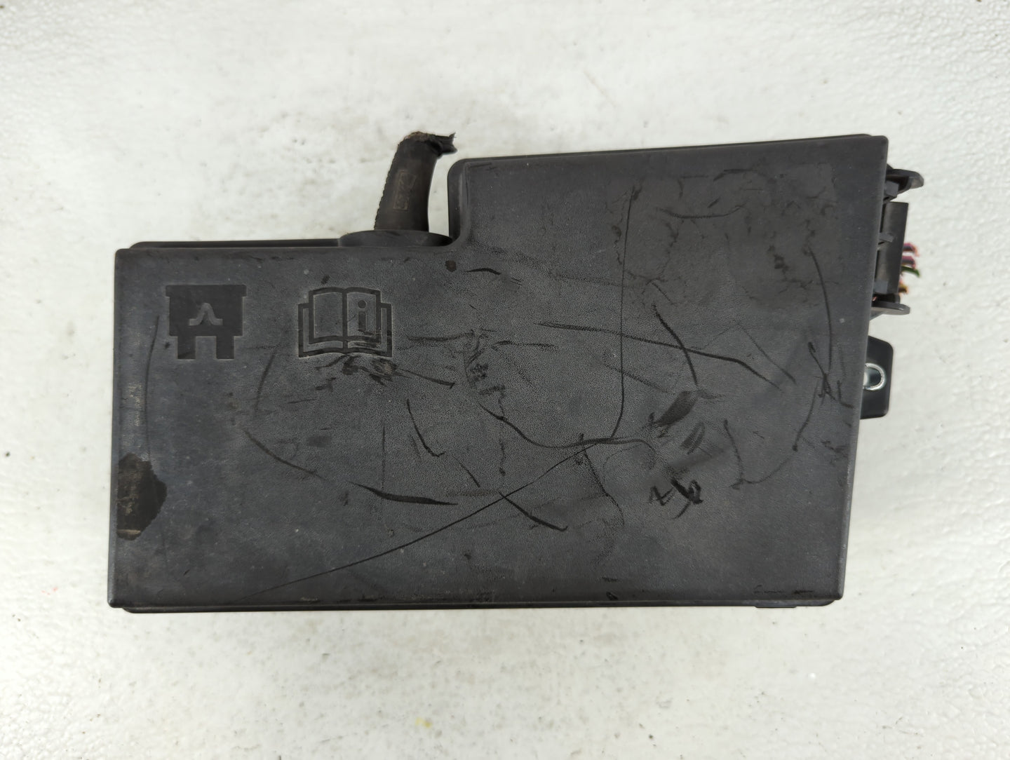 2004-2009 Mazda 3 Fusebox Fuse Box Panel Relay Module P/N:518818109 Fits Fits 2004 2005 2006 2007 2008 2009 OEM Used Auto Pa