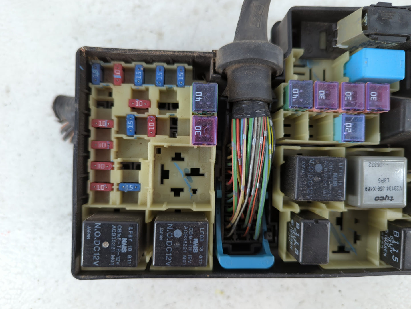 2004-2009 Mazda 3 Fusebox Fuse Box Panel Relay Module P/N:518818109 Fits Fits 2004 2005 2006 2007 2008 2009 OEM Used Auto Pa