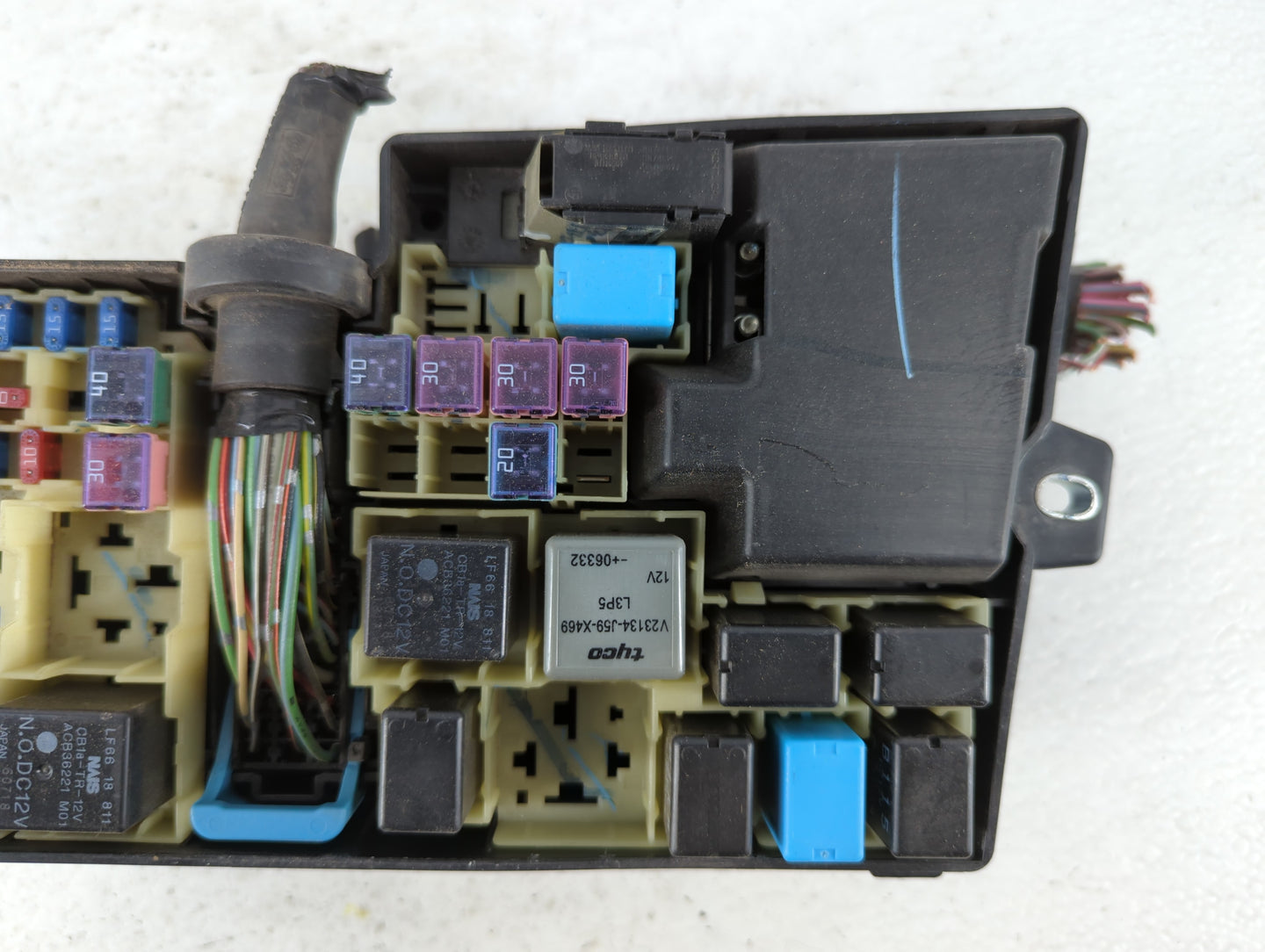 2004-2009 Mazda 3 Fusebox Fuse Box Panel Relay Module P/N:518818109 Fits Fits 2004 2005 2006 2007 2008 2009 OEM Used Auto Pa
