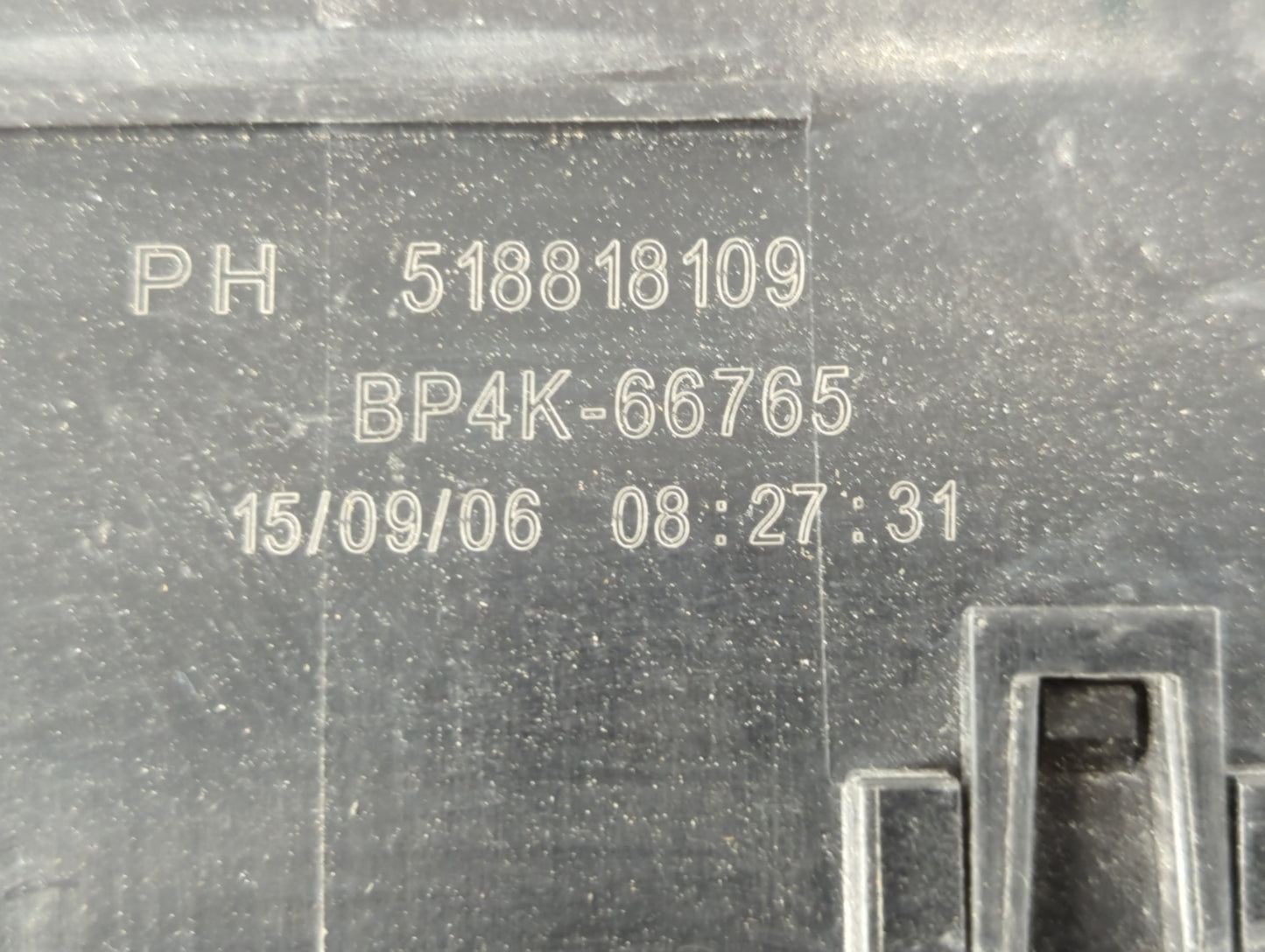 2004-2009 Mazda 3 Fusebox Fuse Box Panel Relay Module P/N:518818109 Fits Fits 2004 2005 2006 2007 2008 2009 OEM Used Auto Pa