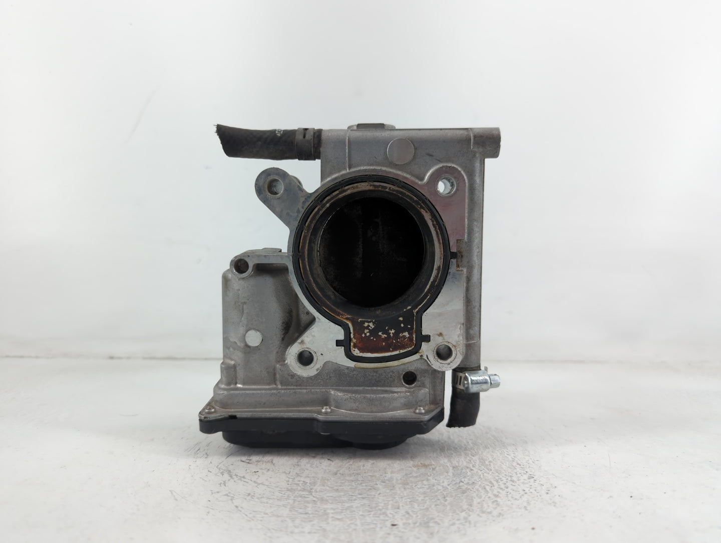 2006-2013 Mazda 3 Throttle Body P/N:125000547 Fits Fits 2006 2007 2008 2009 2010 2011 2012 2013 OEM Used Auto Parts - Oemuse