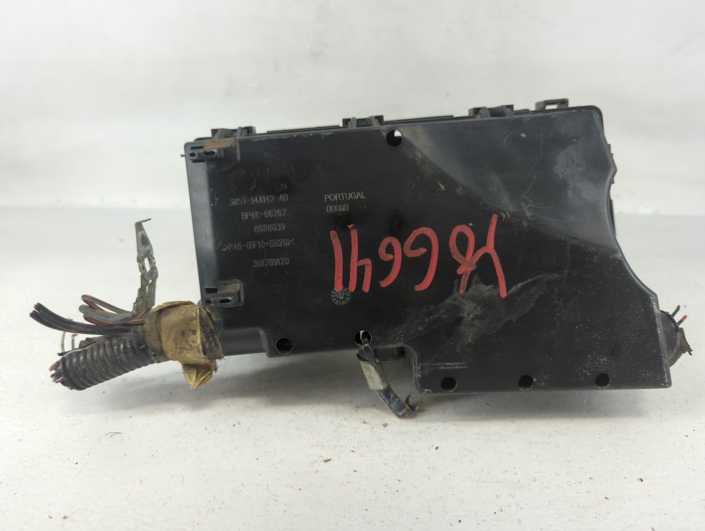 2004-2009 Mazda 3 Fusebox Fuse Box Panel Relay Module P/N:518818109 Fits Fits 2004 2005 2006 2007 2008 2009 OEM Used Auto Pa
