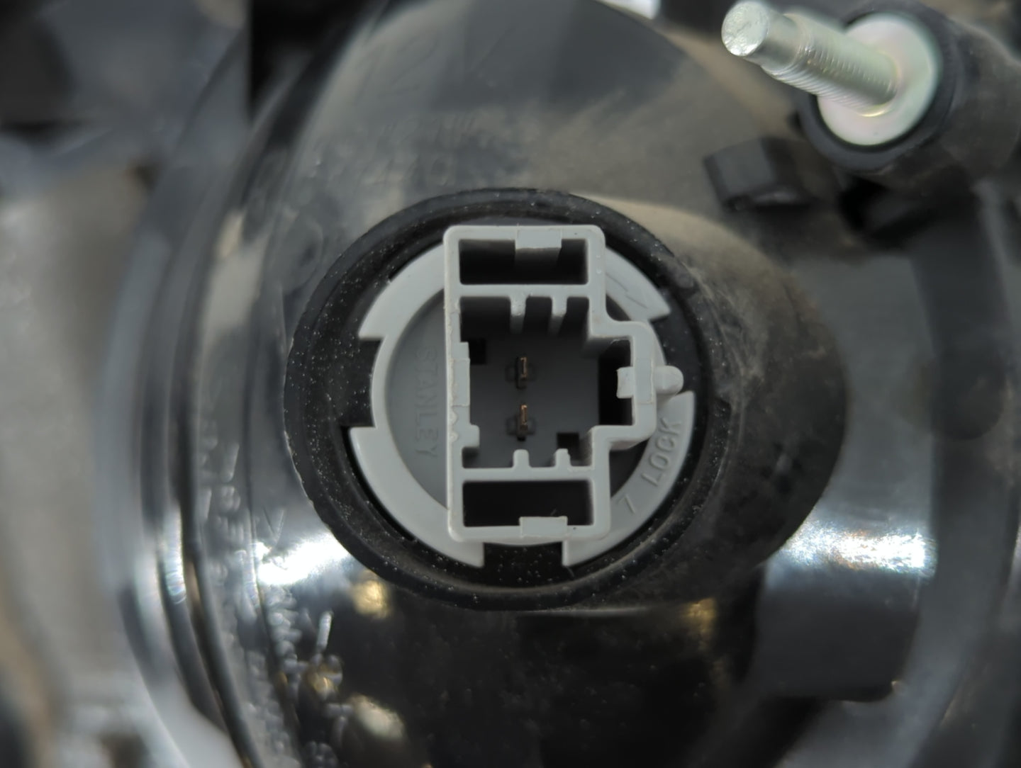 2004-2009 Mazda 3 Passenger Right Oem Head Light Headlight Lamp - Oemusedautoparts1.com