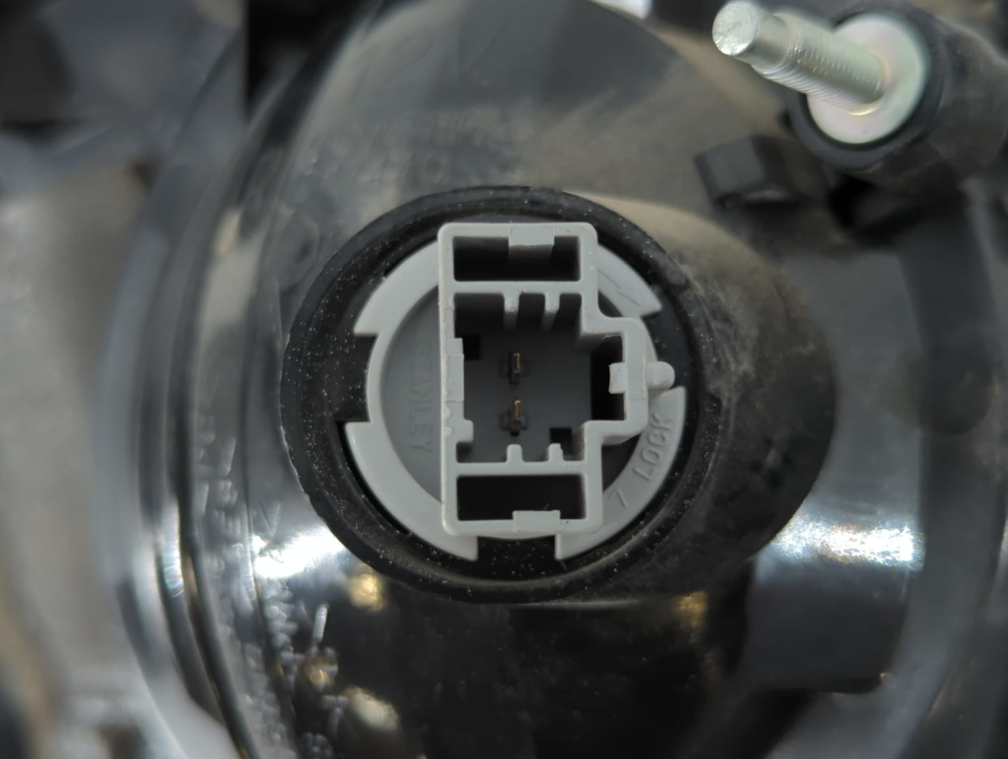 2004-2009 Mazda 3 Passenger Right Oem Head Light Headlight Lamp - Oemusedautoparts1.com