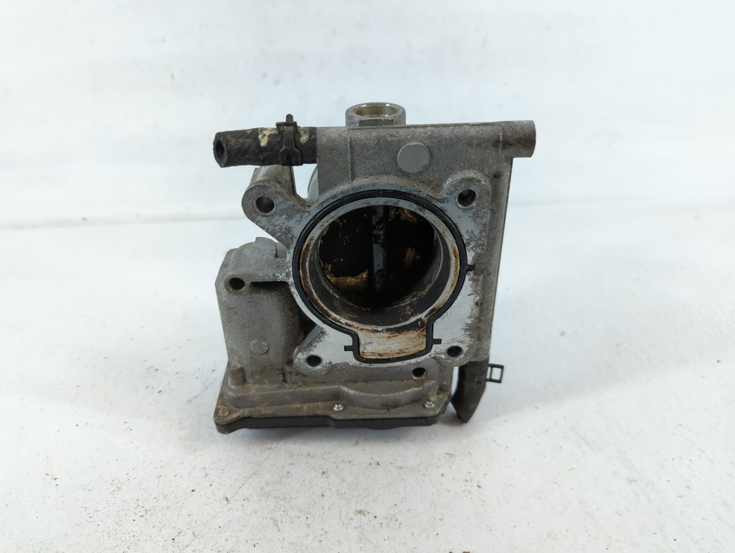 2006-2013 Mazda 3 Throttle Body P/N:125001511 L3R4 13 640 Fits Fits 2006 2007 2008 2009 2010 2011 2012 2013 OEM Used Auto Pa