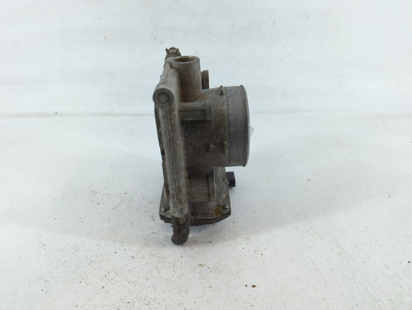 2006-2013 Mazda 3 Throttle Body P/N:125001511 L3R4 13 640 Fits Fits 2006 2007 2008 2009 2010 2011 2012 2013 OEM Used Auto Pa