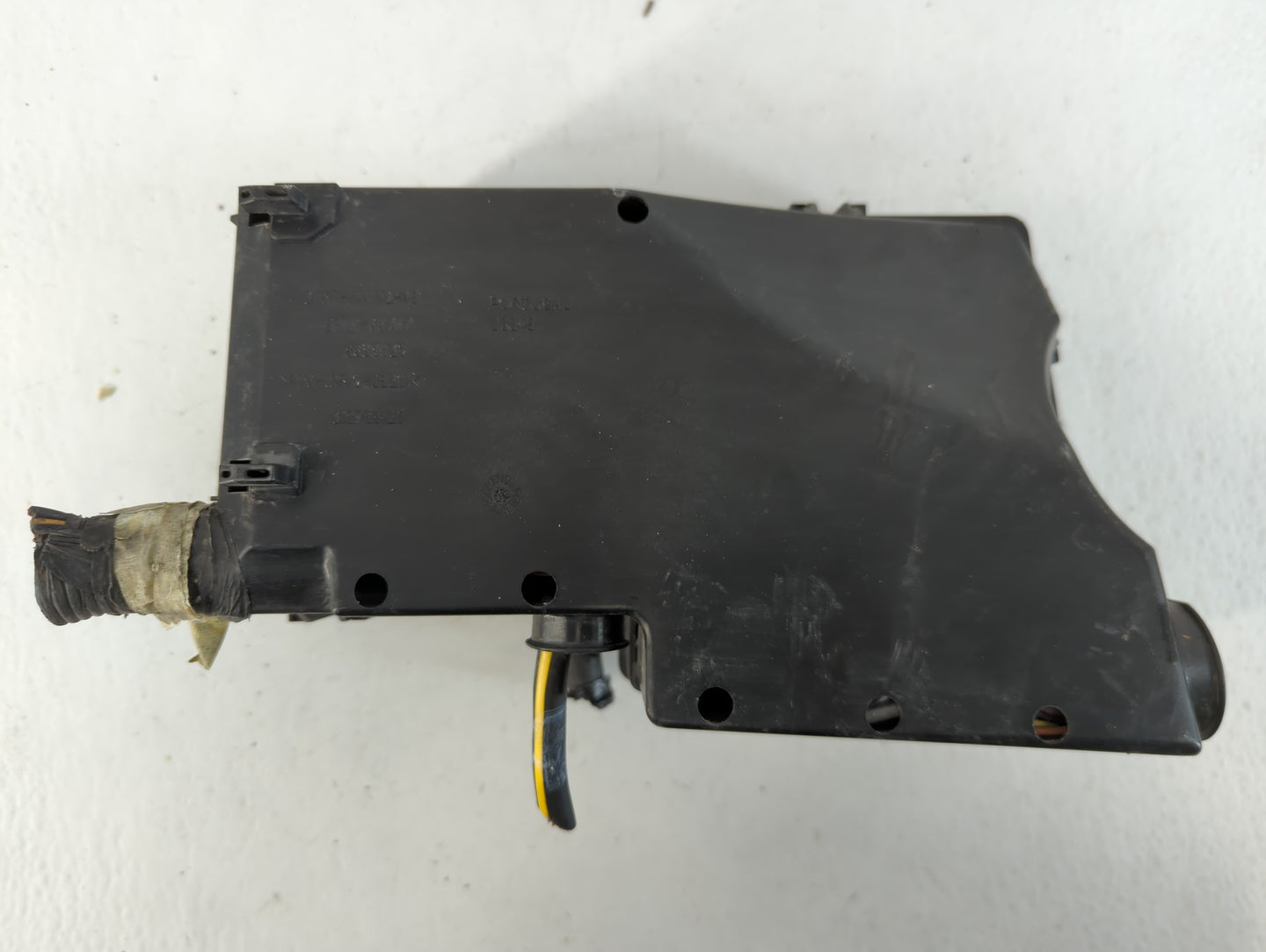 2004-2009 Mazda 3 Fusebox Fuse Box Panel Relay Module P/N:8688039 3M5T-14A142-AB Fits Fits 2004 2005 2006 2007 2008 2009 OEM