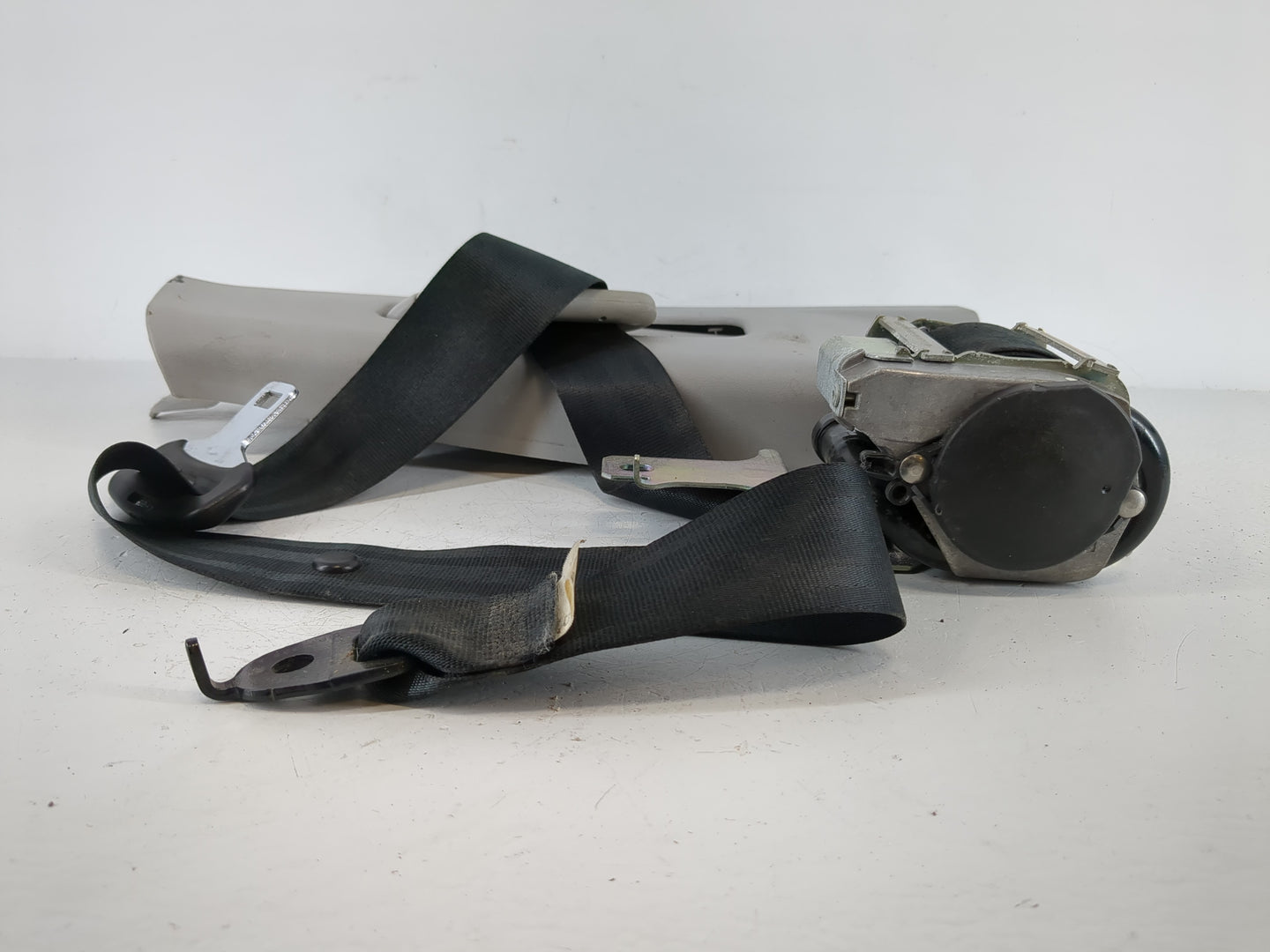 2006-2009 Mazda 3 Passenger Front Seatbelt Retractor - Oemusedautoparts1.com