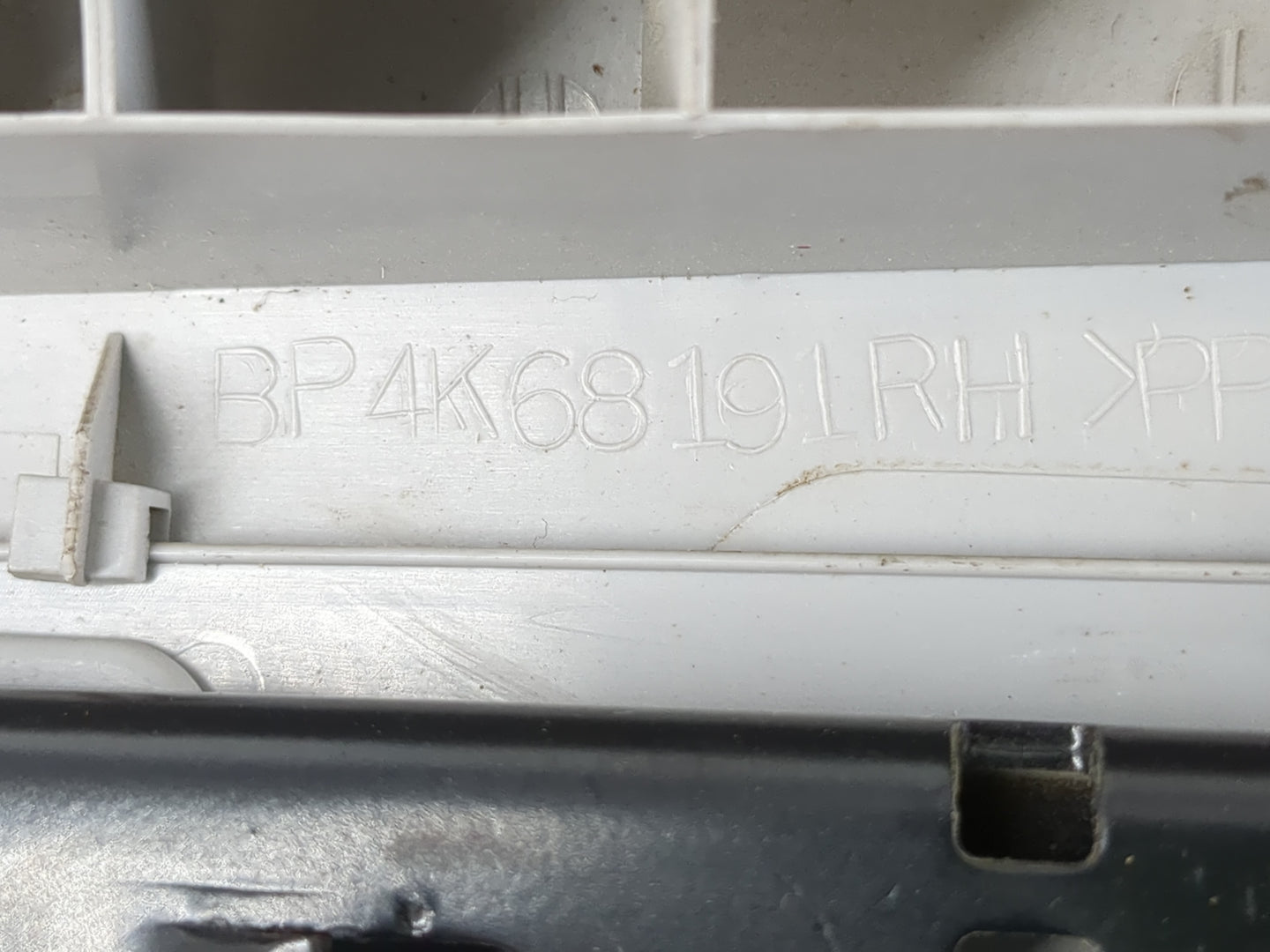 2006-2009 Mazda 3 Passenger Front Seatbelt Retractor - Oemusedautoparts1.com