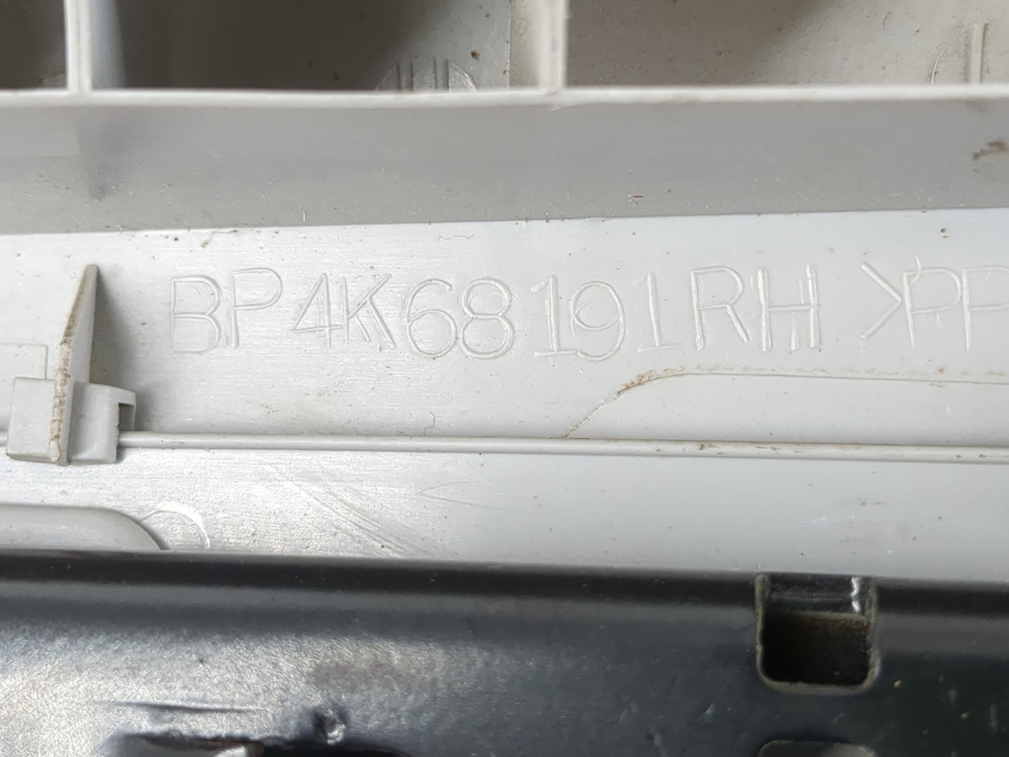 2006-2009 Mazda 3 Passenger Front Seatbelt Retractor - Oemusedautoparts1.com
