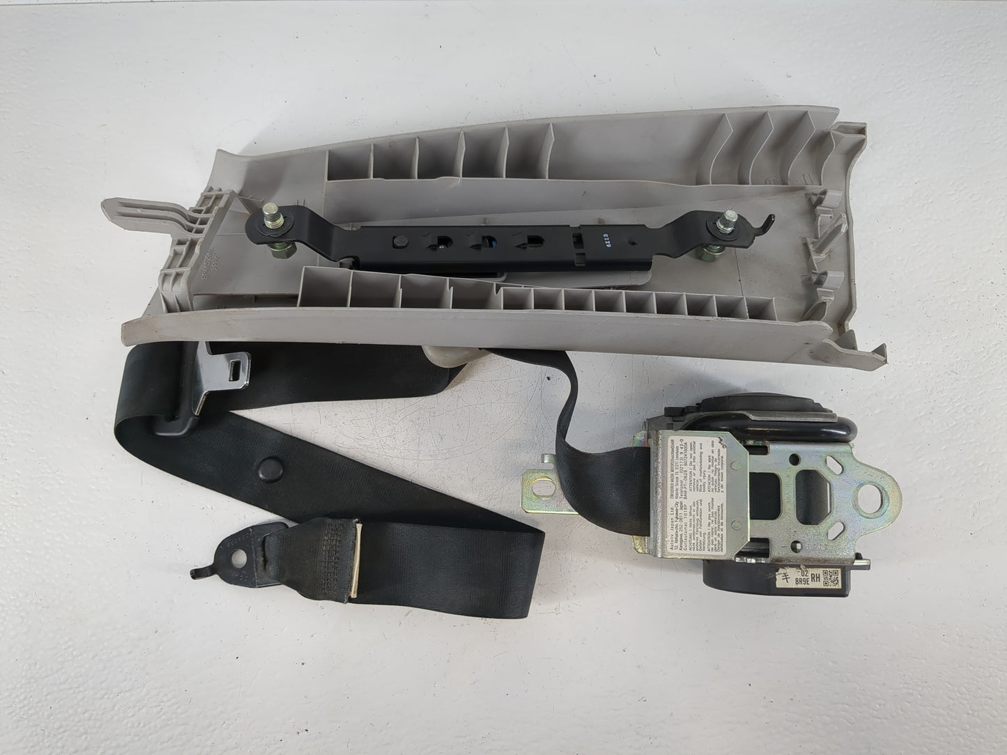 2006-2009 Mazda 3 Passenger Front Seatbelt Retractor - Oemusedautoparts1.com