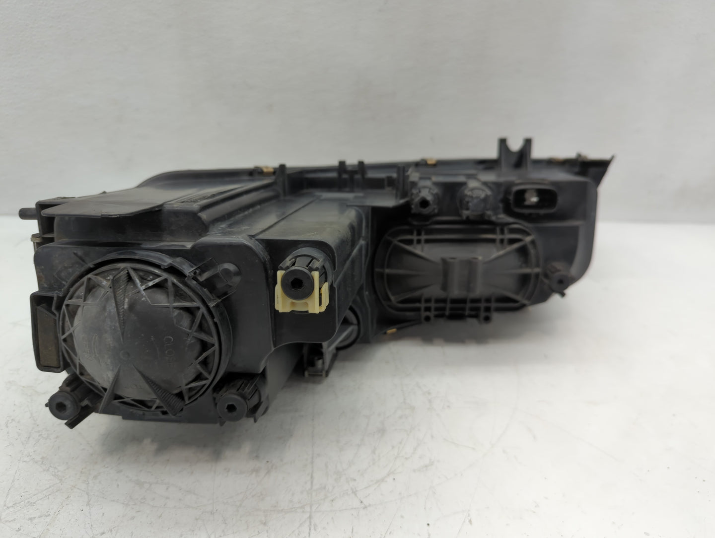 2007 Mazda 6 Passenger Right Oem Head Light Headlight Lamp - Oemusedautoparts1.com