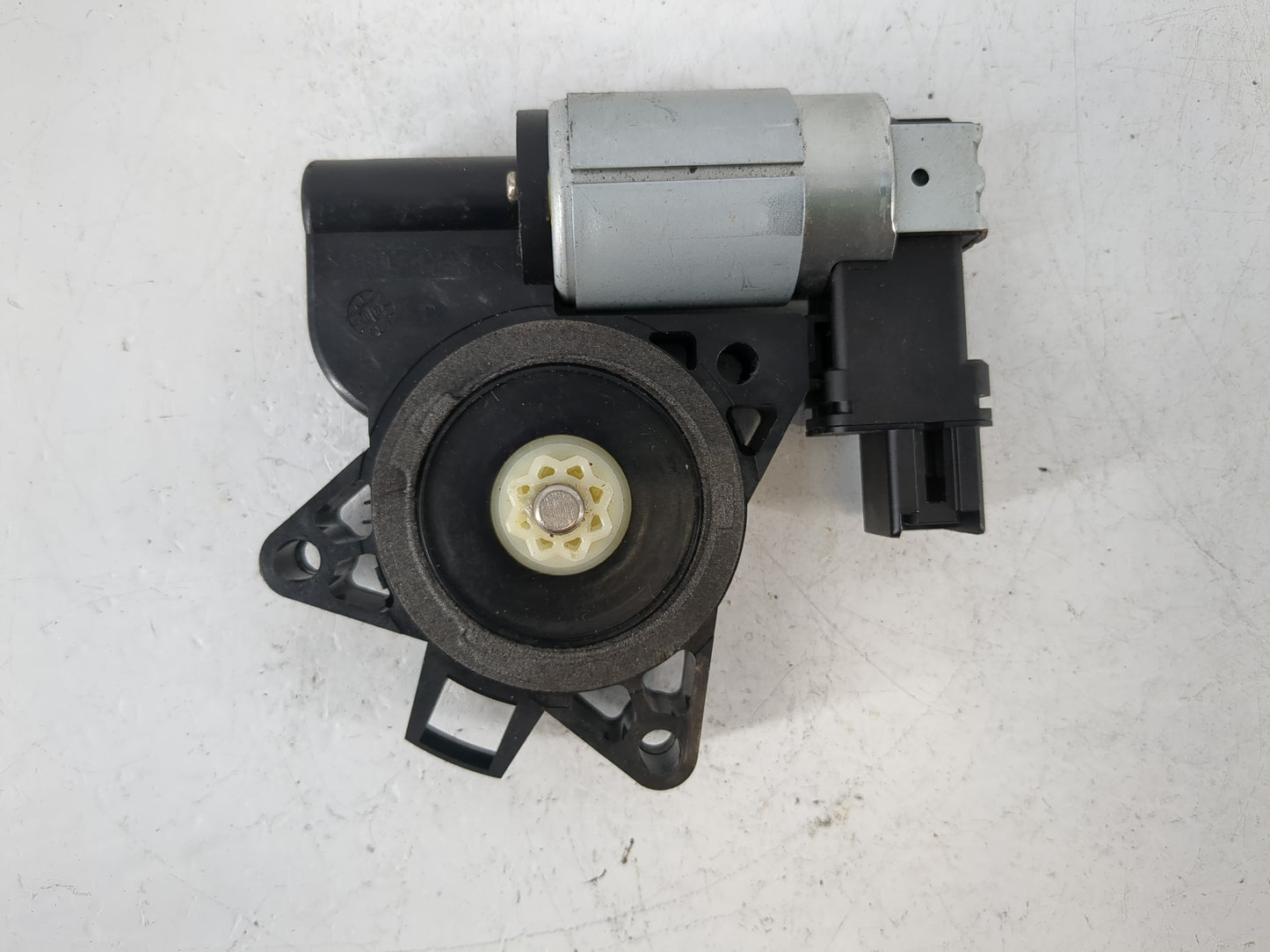 2007 Mazda 6 Driver Front Left Power Window Motor - Oemusedautoparts1.com