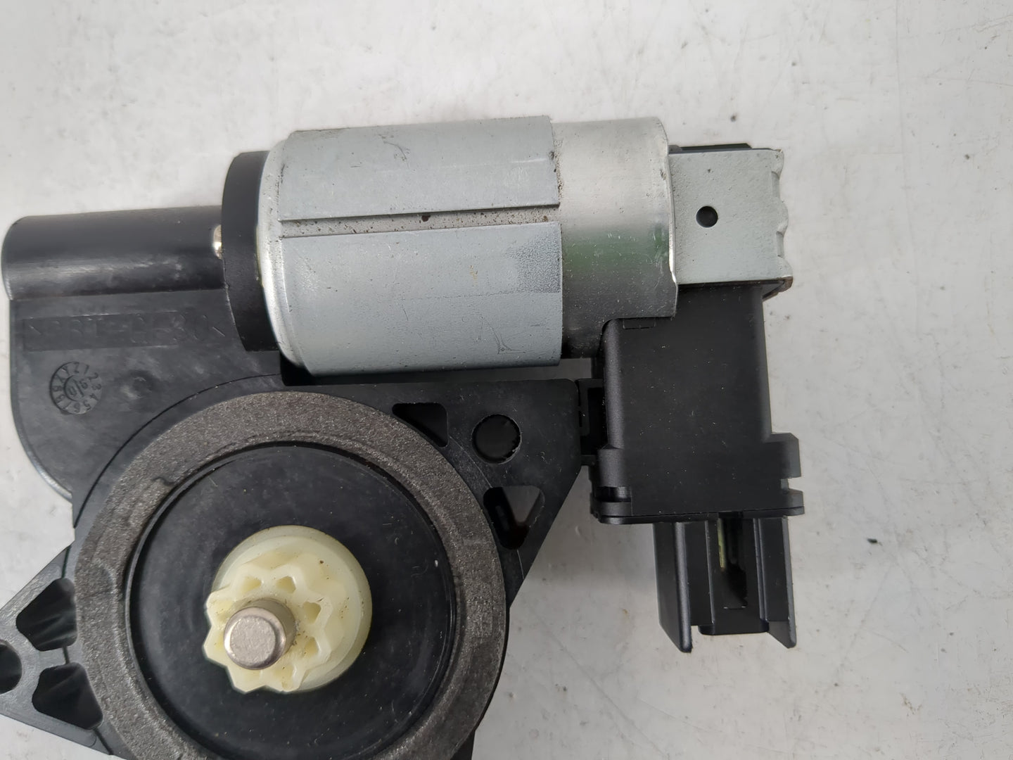 2007 Mazda 6 Driver Front Left Power Window Motor - Oemusedautoparts1.com